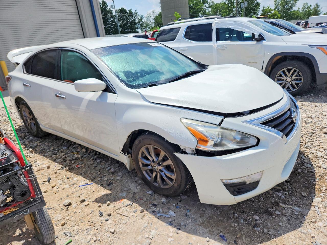 2015 Nissan Altima 2.5 S White vin: 1N4AL3AP7FN911744