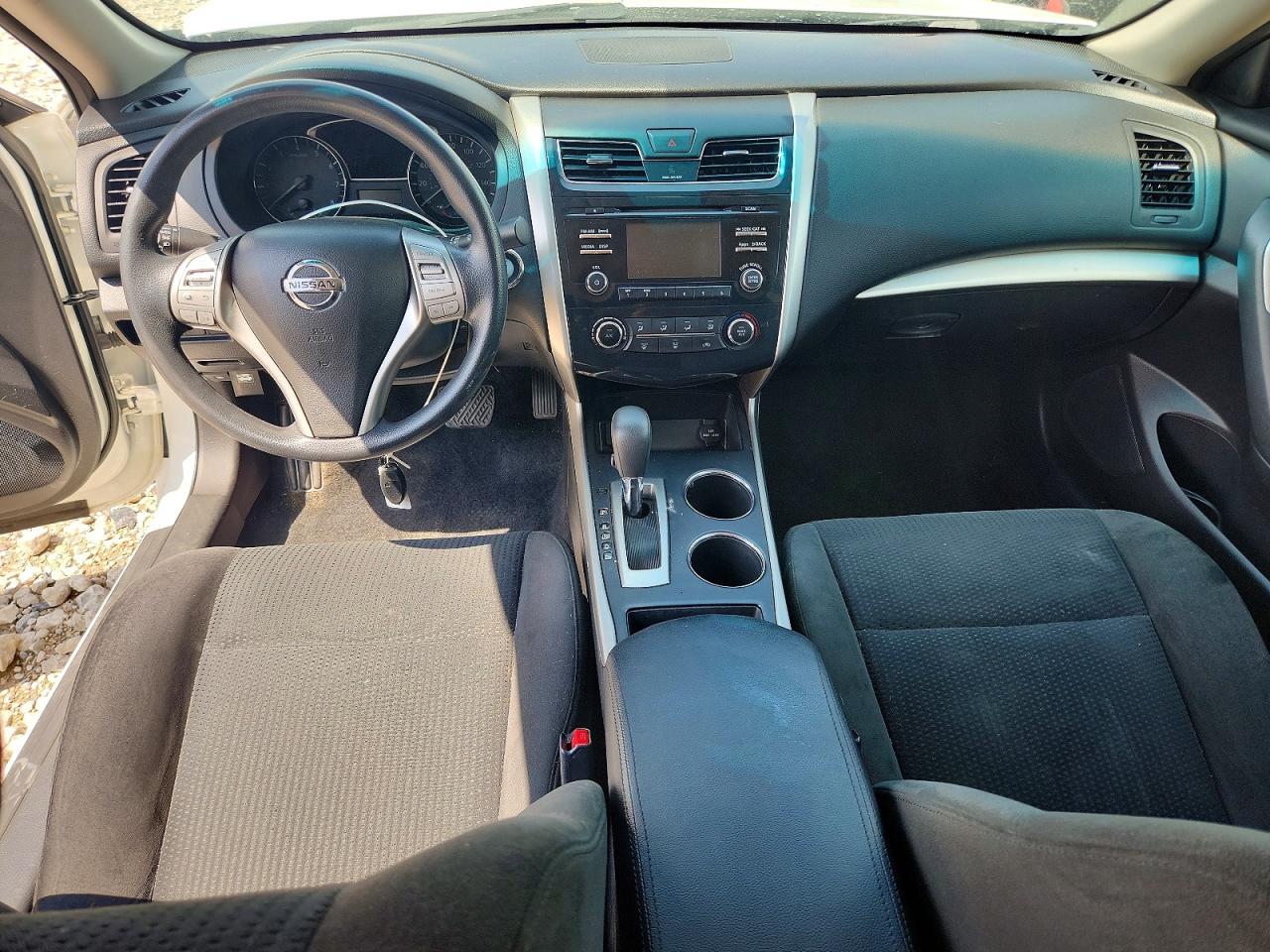2015 Nissan Altima 2.5 S White vin: 1N4AL3AP7FN911744