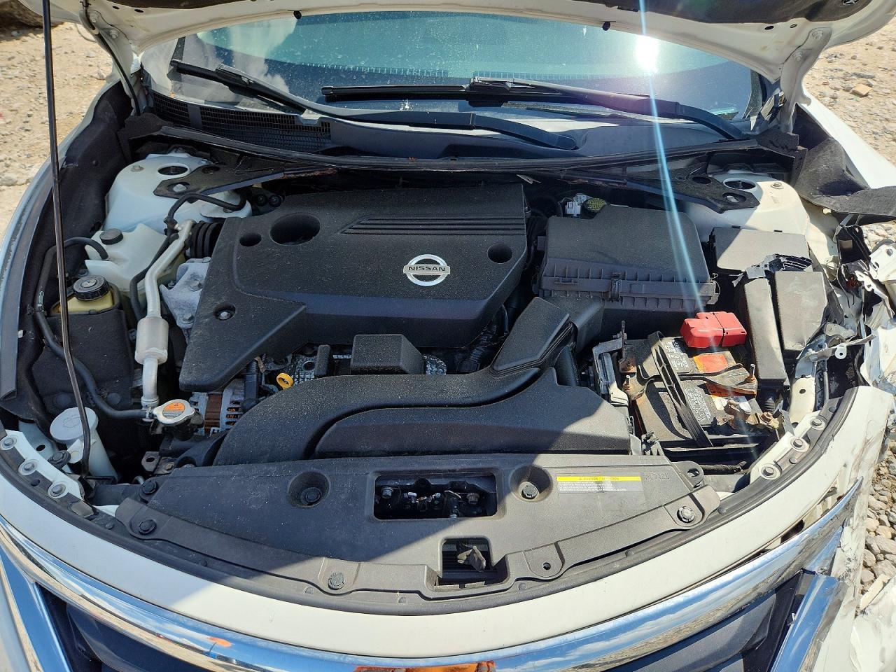 2015 Nissan Altima 2.5 S White vin: 1N4AL3AP7FN911744
