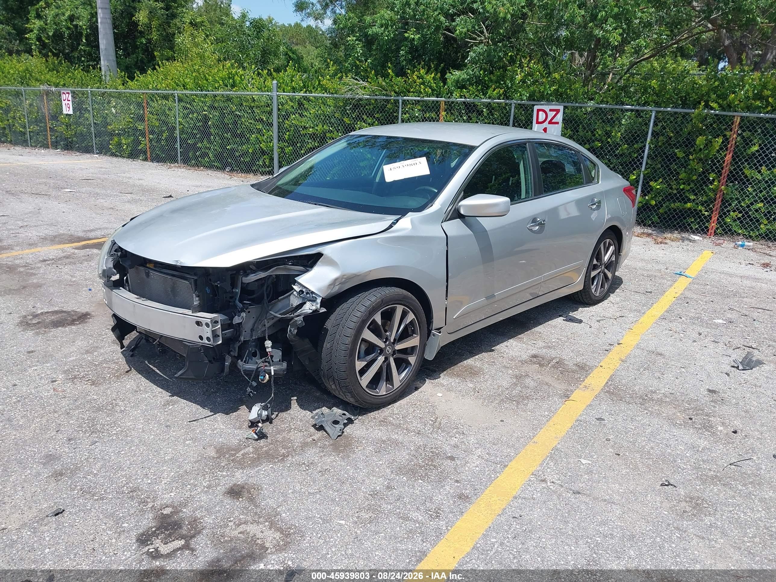 2016 Nissan Altima 2.5 Sr Silver vin: 1N4AL3AP7GC143633
