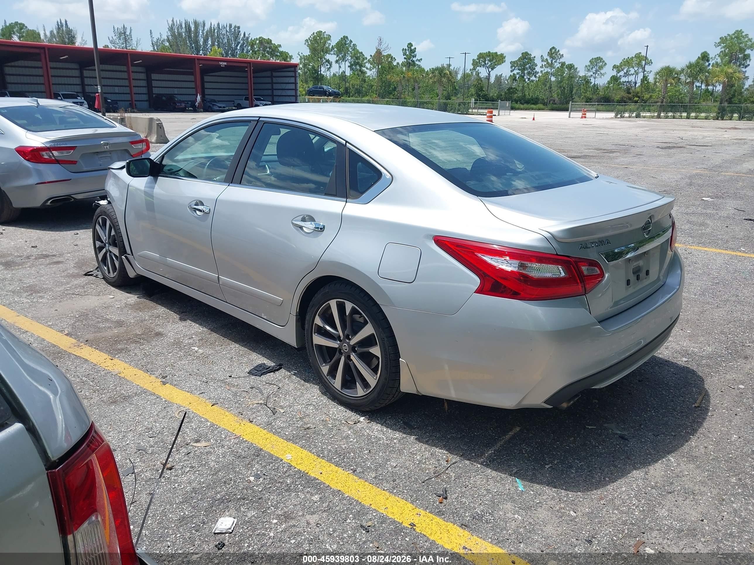 2016 Nissan Altima 2.5 Sr Silver vin: 1N4AL3AP7GC143633