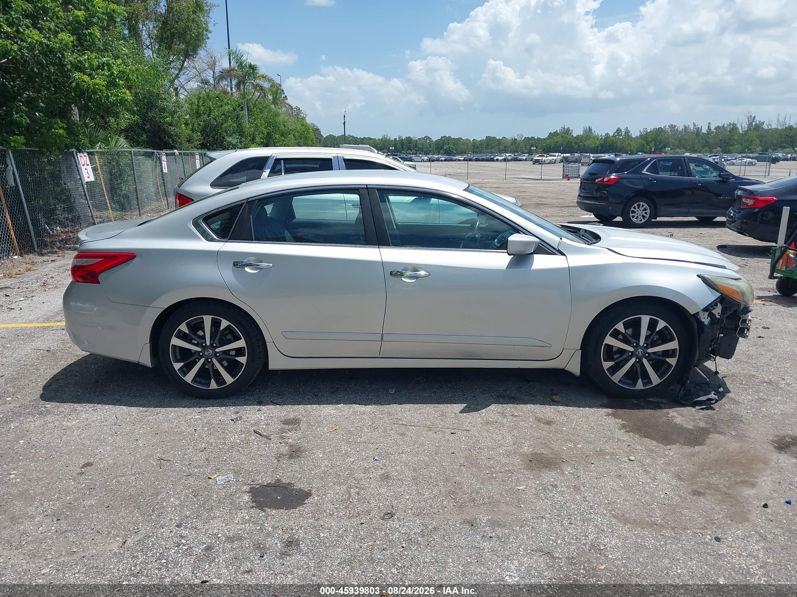 2016 Nissan Altima 2.5 Sr Silver vin: 1N4AL3AP7GC143633