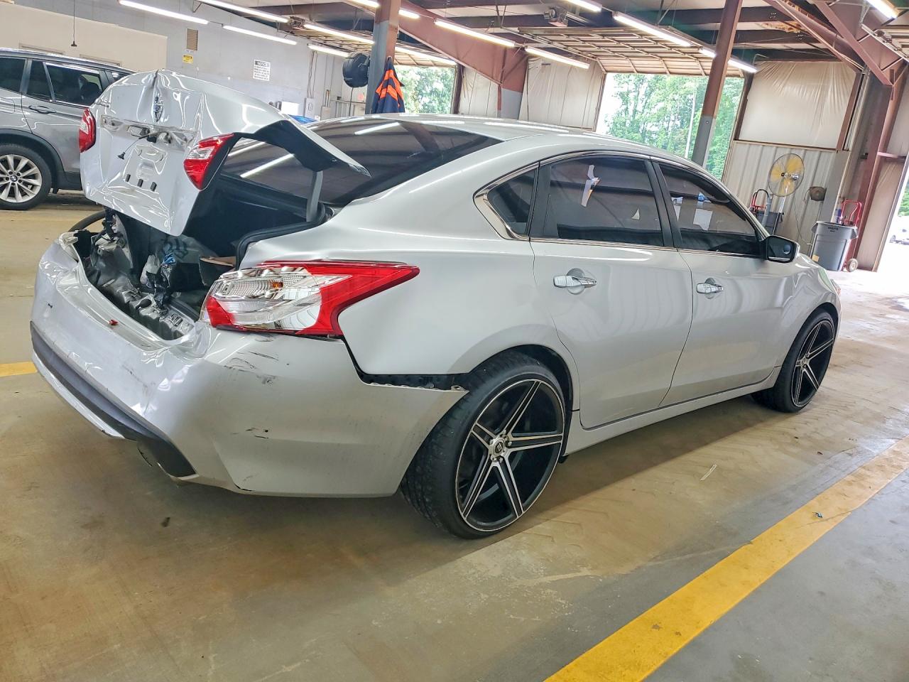 2016 Nissan Altima 2.5 S Silver vin: 1N4AL3AP7GC187096