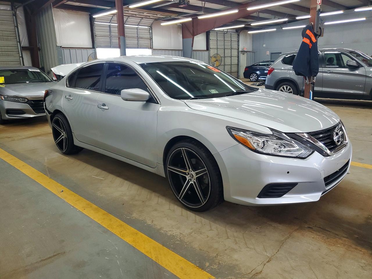 2016 Nissan Altima 2.5 S Silver vin: 1N4AL3AP7GC187096