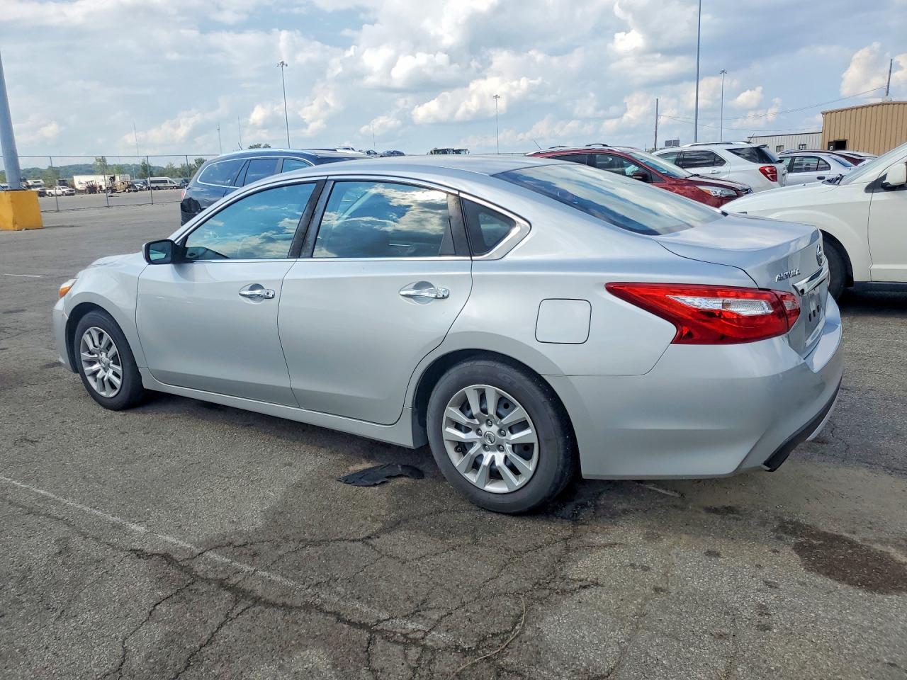 2016 Nissan Altima 2.5 S Silver vin: 1N4AL3AP7GN322596