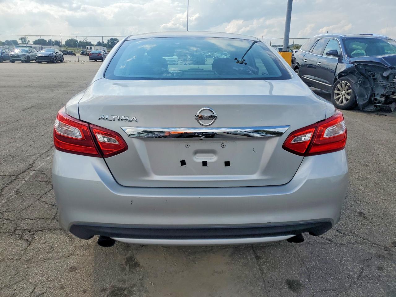 2016 Nissan Altima 2.5 S Silver vin: 1N4AL3AP7GN322596