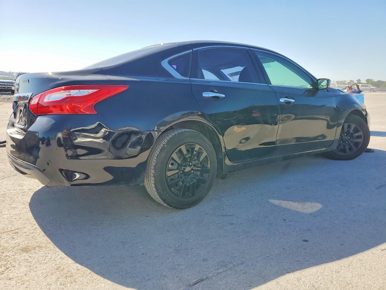 2016 Nissan Altima 2.5 S Black vin: 1N4AL3AP7GN325739
