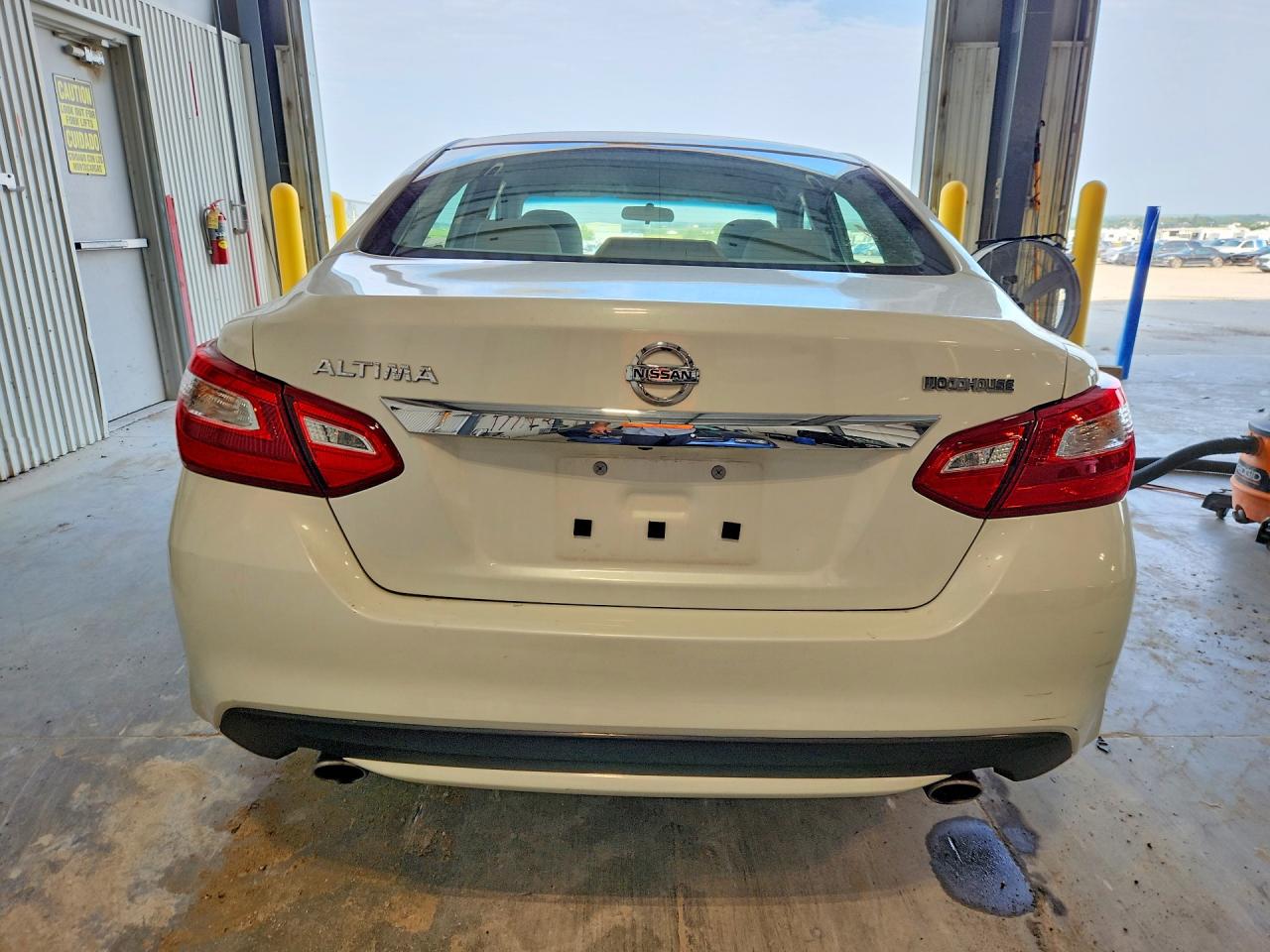 2016 Nissan Altima 2.5 S White vin: 1N4AL3AP7GN361852
