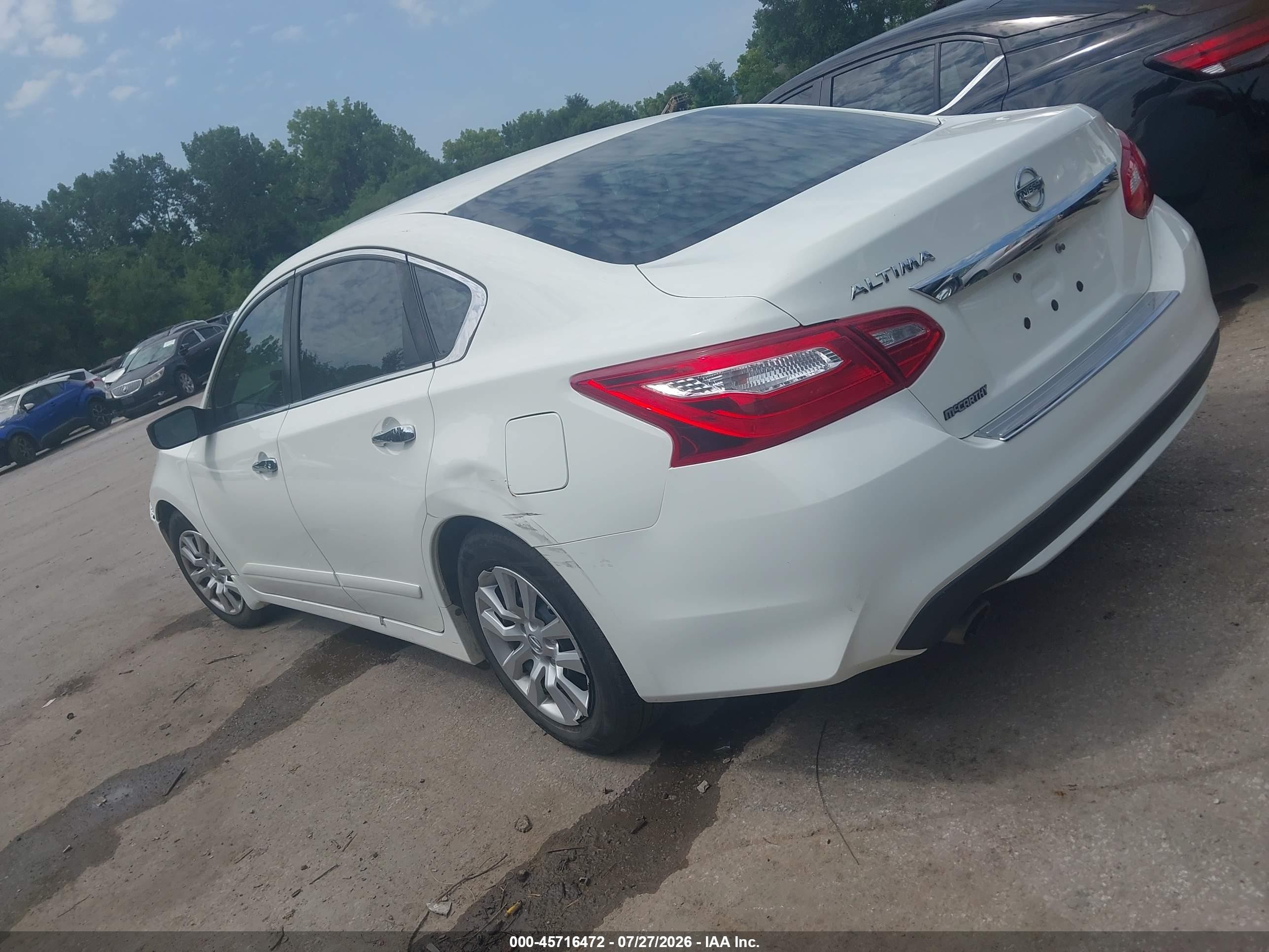 2017 Nissan Altima 2.5 S White vin: 1N4AL3AP7HC249274