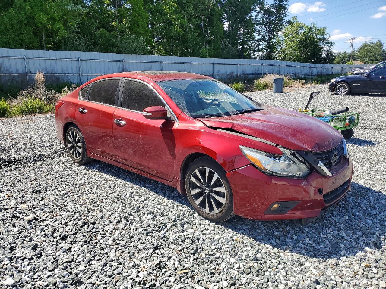 2017 Nissan Altima 2.5 Sv Красный vin: 1N4AL3AP7HC488100