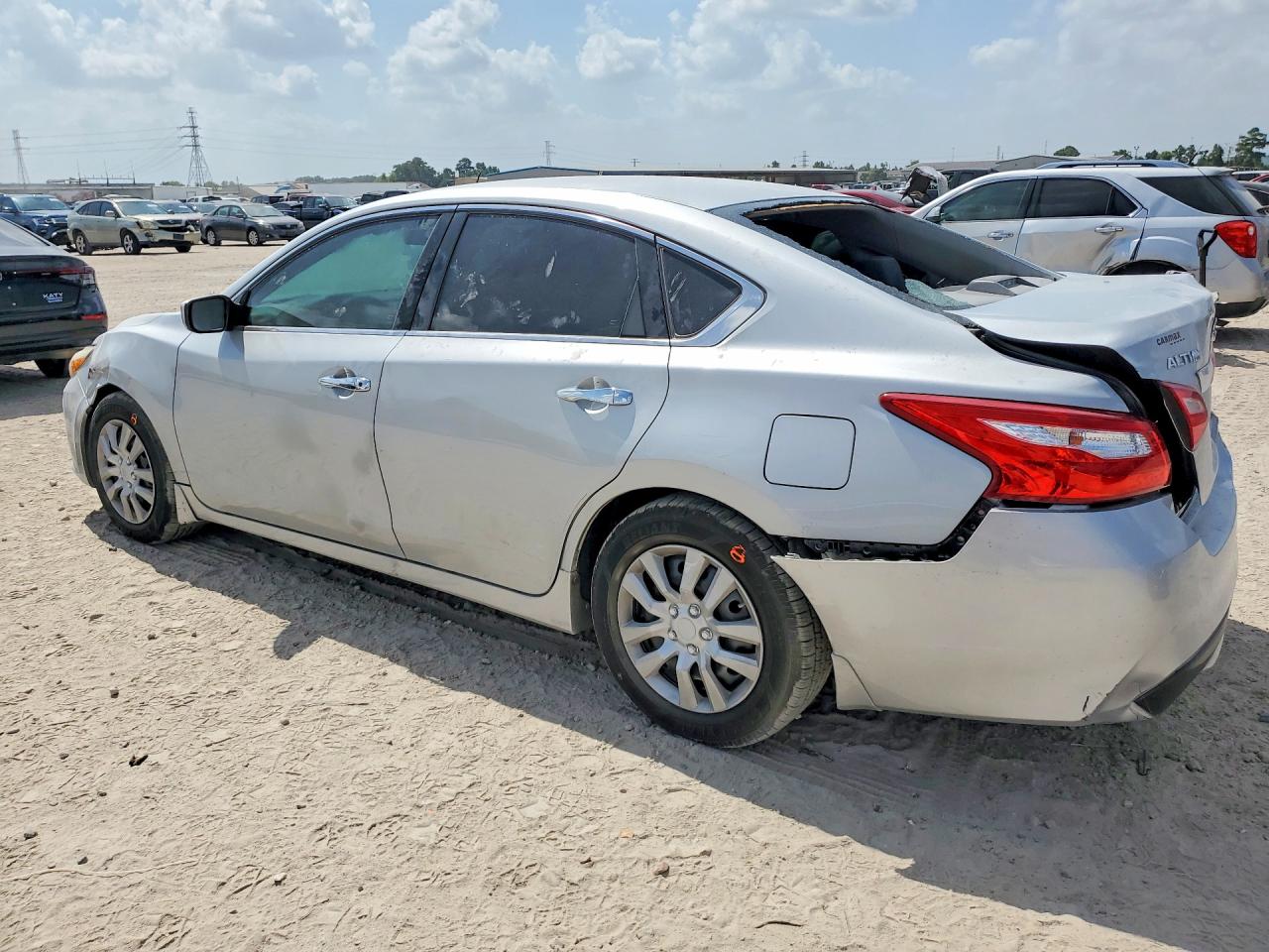 2017 Nissan Altima 2.5 S Серебряный vin: 1N4AL3AP7HN344485