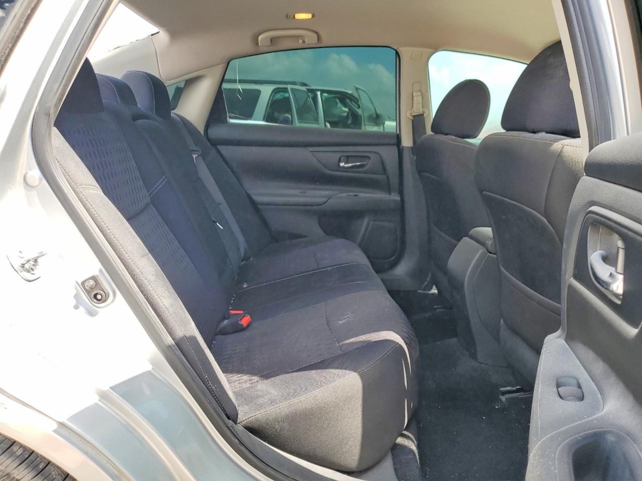 2017 Nissan Altima 2.5 S Серебряный vin: 1N4AL3AP7HN344485