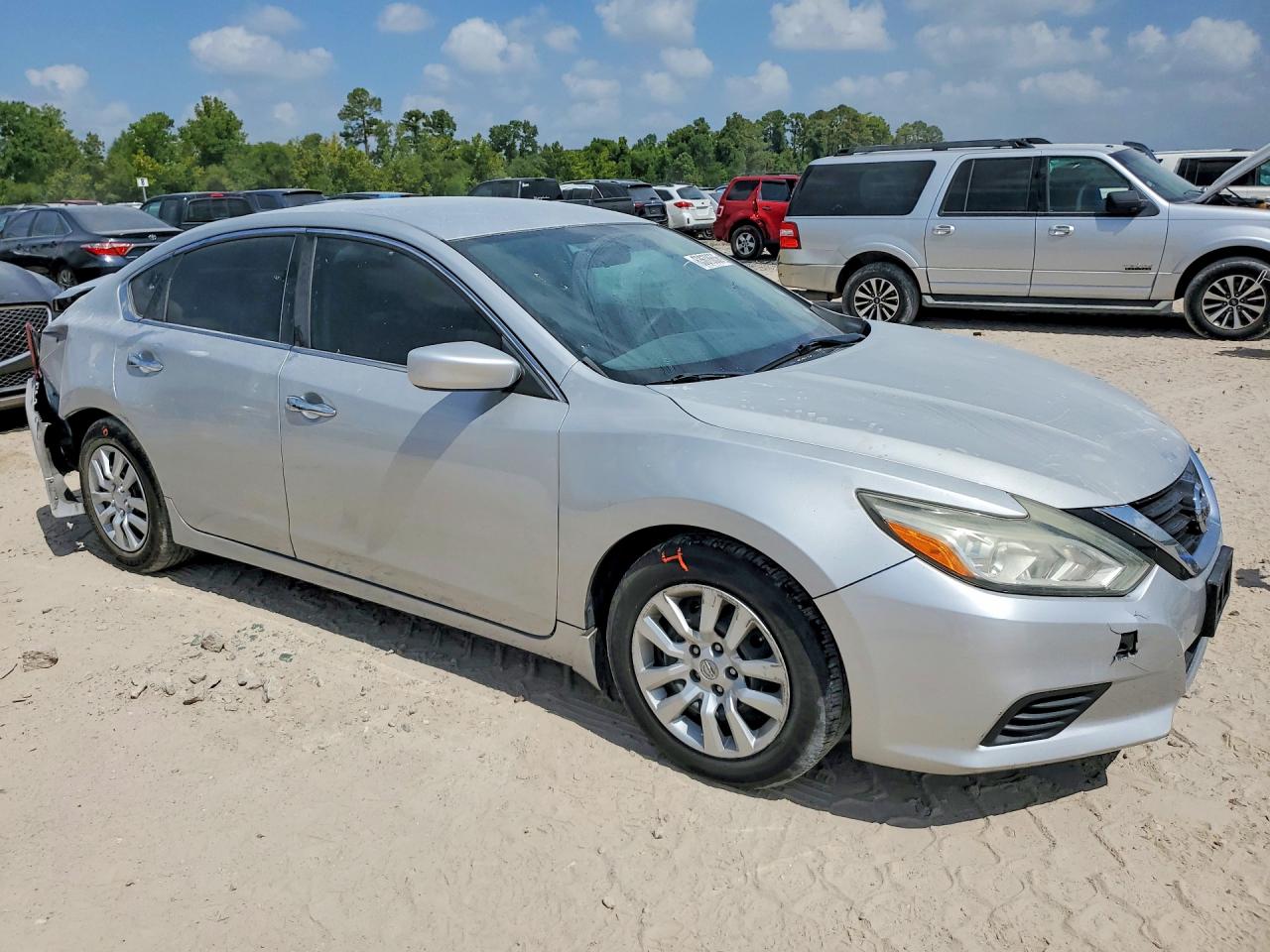 2017 Nissan Altima 2.5 S Серебряный vin: 1N4AL3AP7HN344485