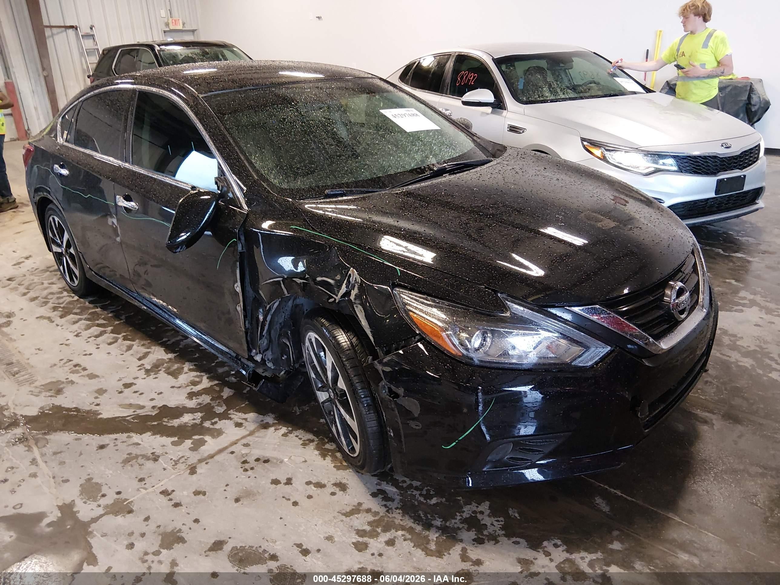 2018 Nissan Altima 2.5 Sr Black vin: 1N4AL3AP7JC121803
