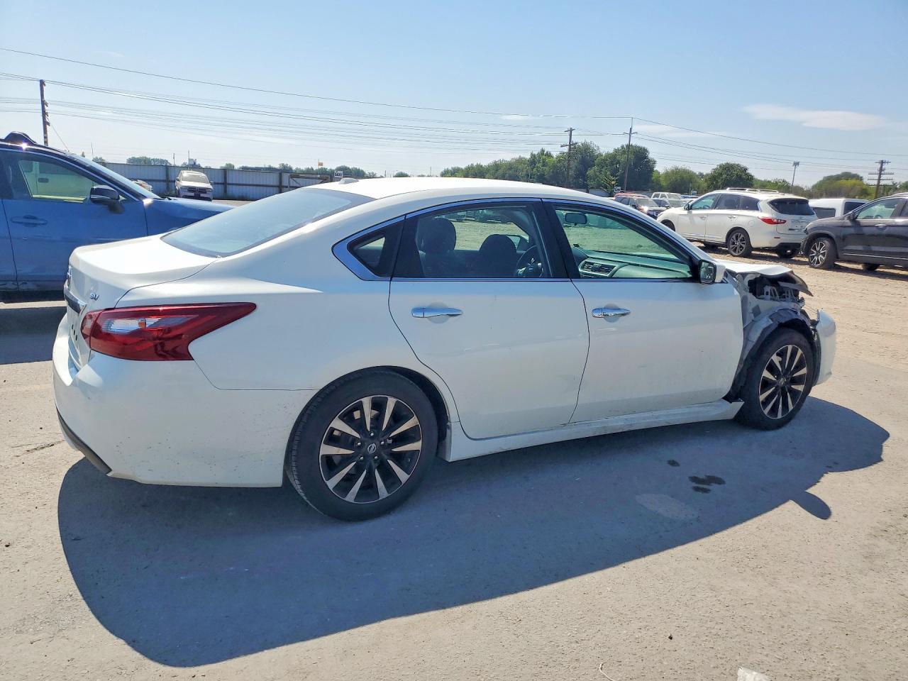 2018 Nissan Altima 2.5 Sv White vin: 1N4AL3AP7JC214952