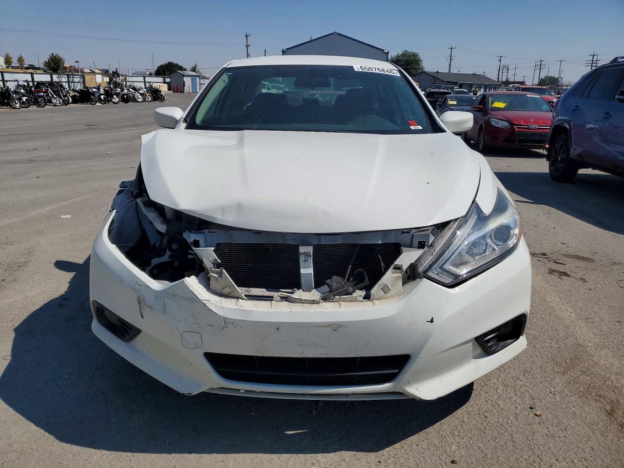 2018 Nissan Altima 2.5 Sv White vin: 1N4AL3AP7JC214952