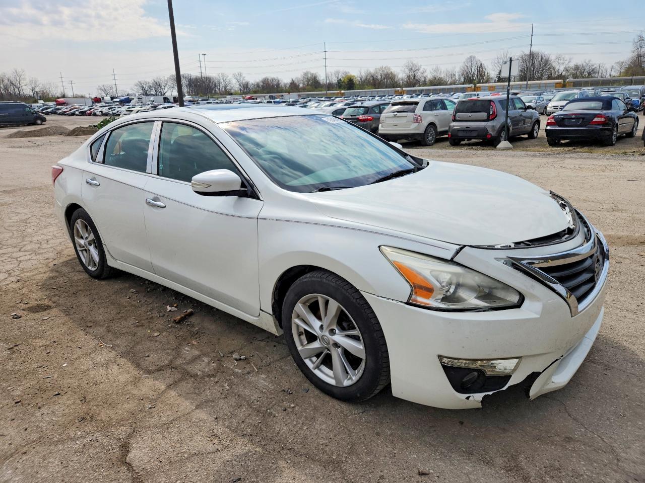 2013 Nissan Altima 2.5 White vin: 1N4AL3AP8DC110684