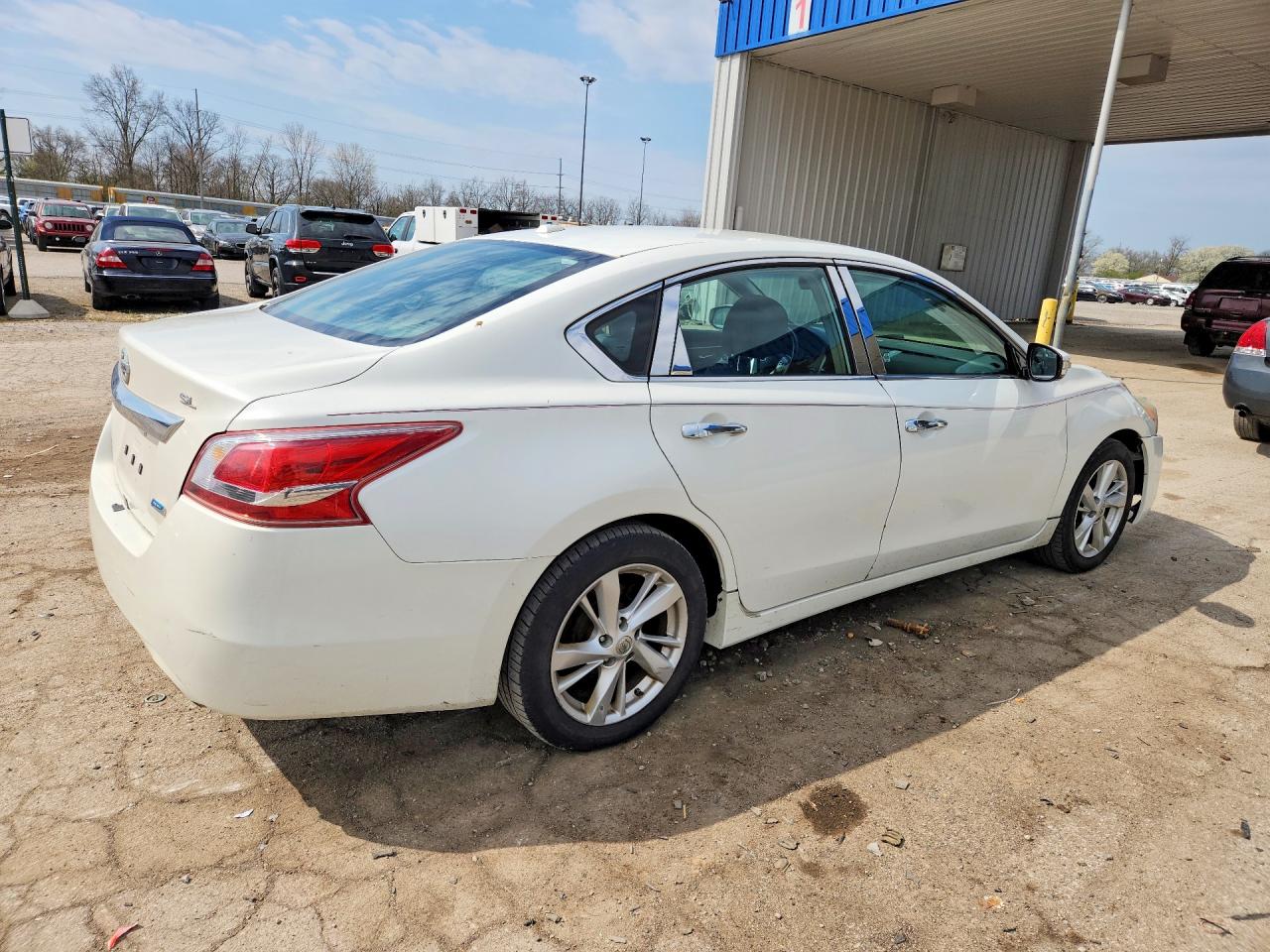2013 Nissan Altima 2.5 White vin: 1N4AL3AP8DC110684