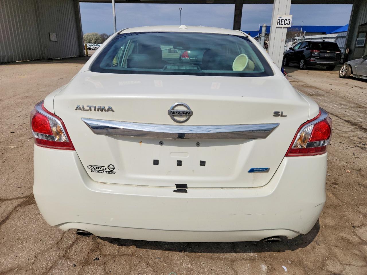 2013 Nissan Altima 2.5 White vin: 1N4AL3AP8DC110684