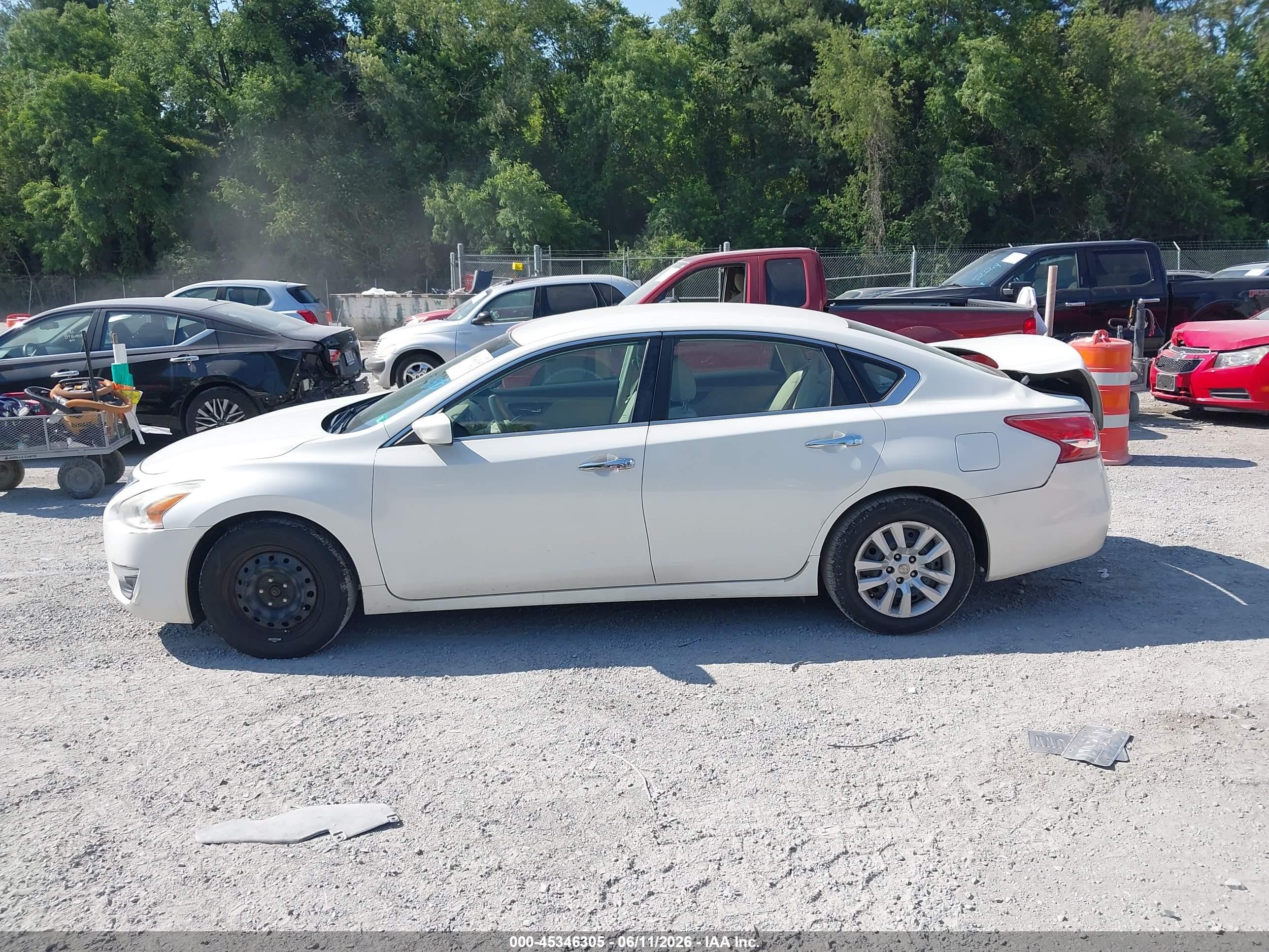 2013 Nissan Altima 2.5 S Белый vin: 1N4AL3AP8DC116534