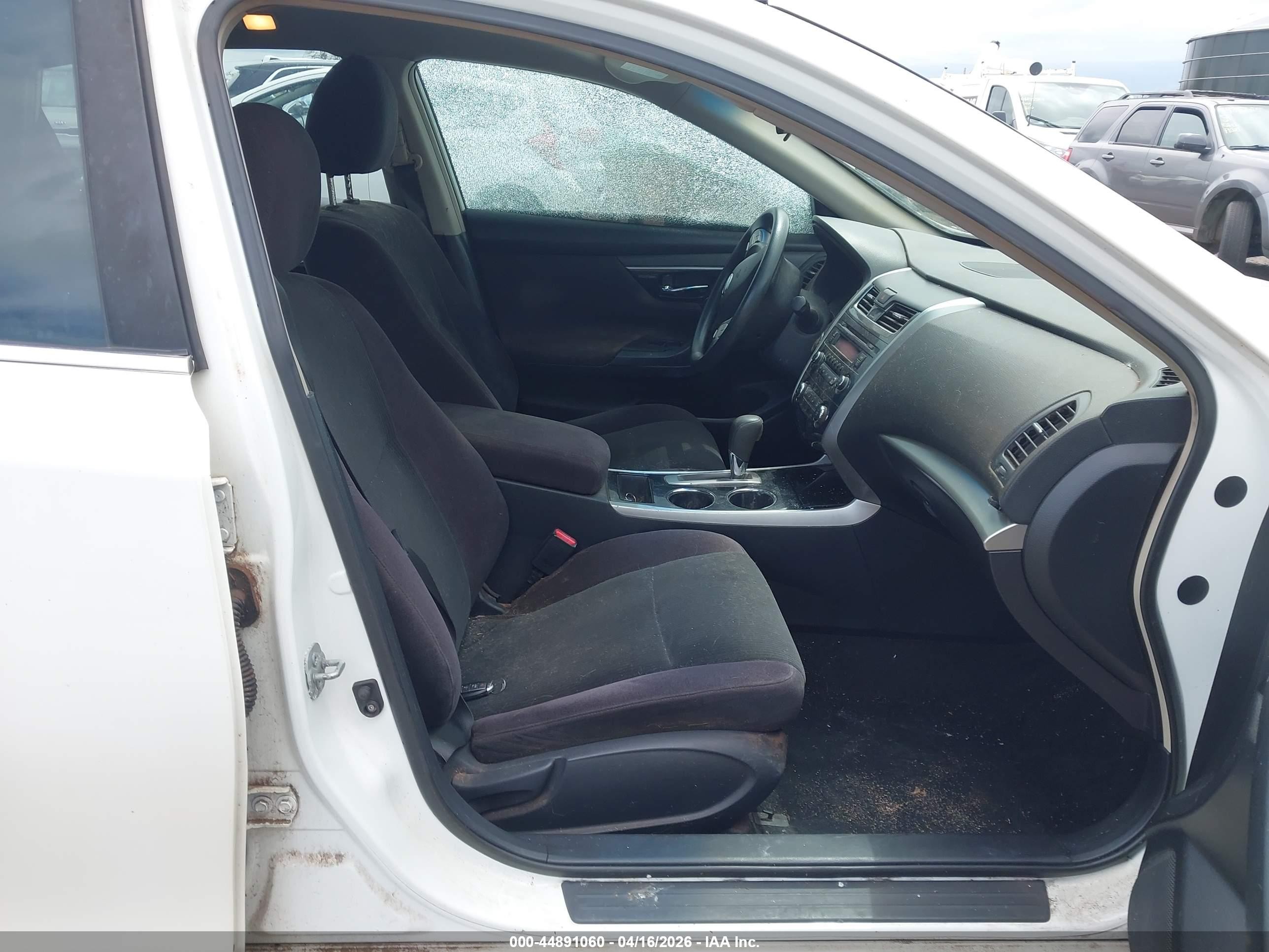 2013 Nissan Altima 2.5 S White vin: 1N4AL3AP8DC116565