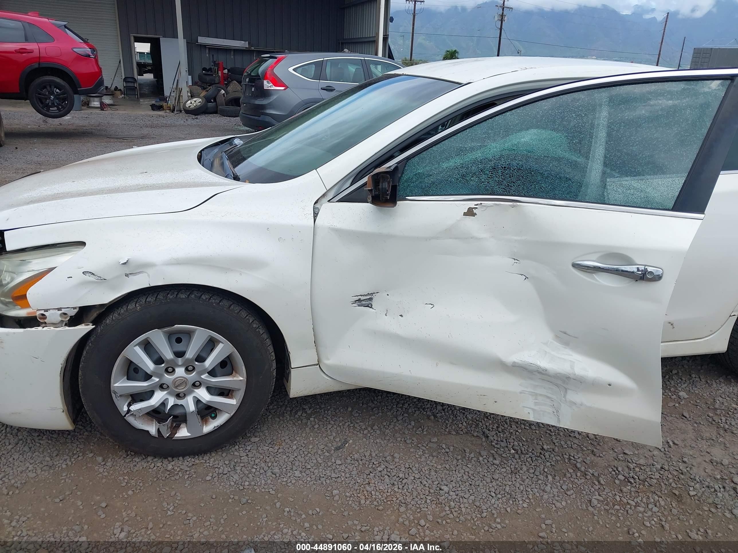 2013 Nissan Altima 2.5 S White vin: 1N4AL3AP8DC116565