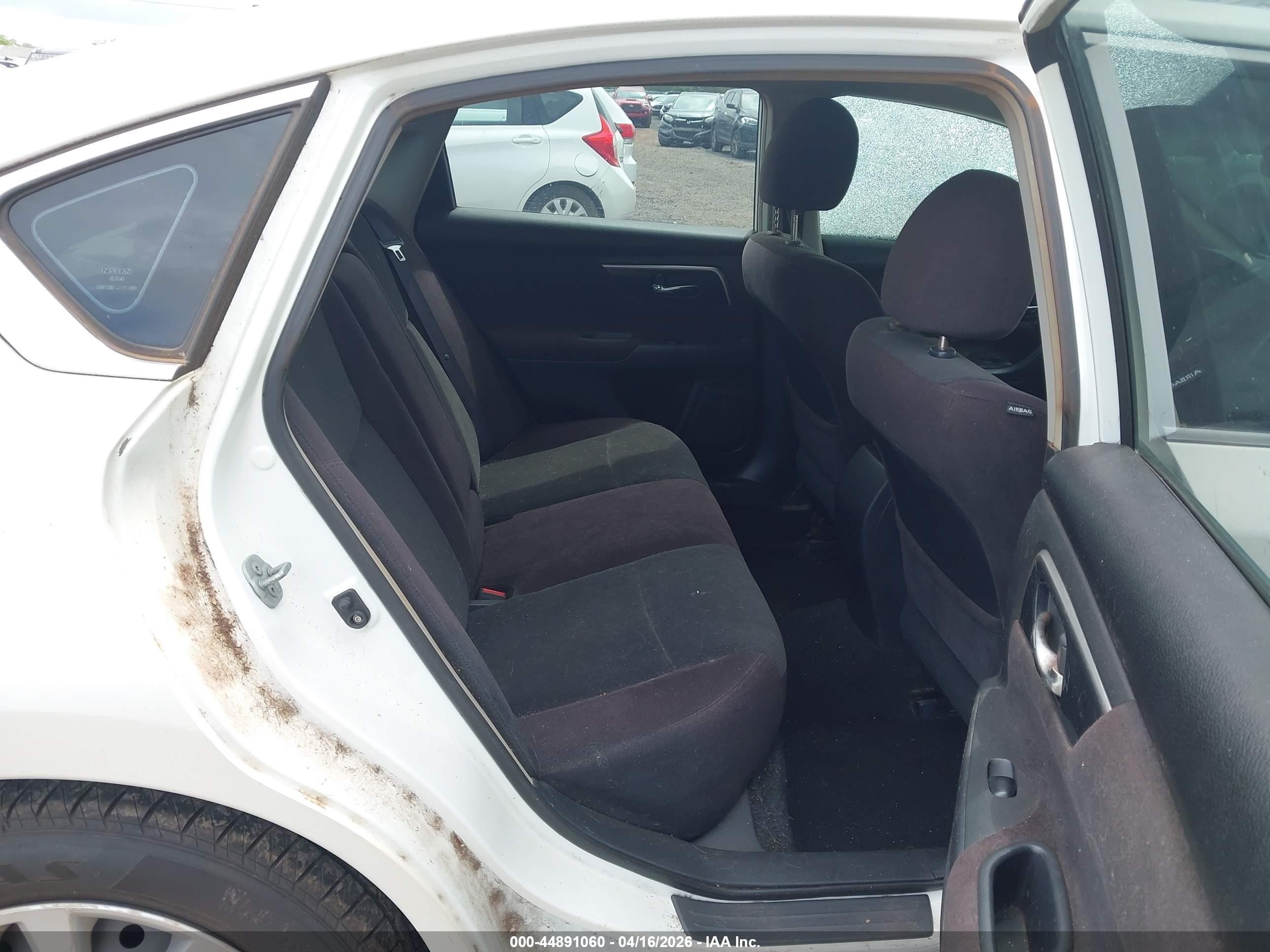 2013 Nissan Altima 2.5 S White vin: 1N4AL3AP8DC116565
