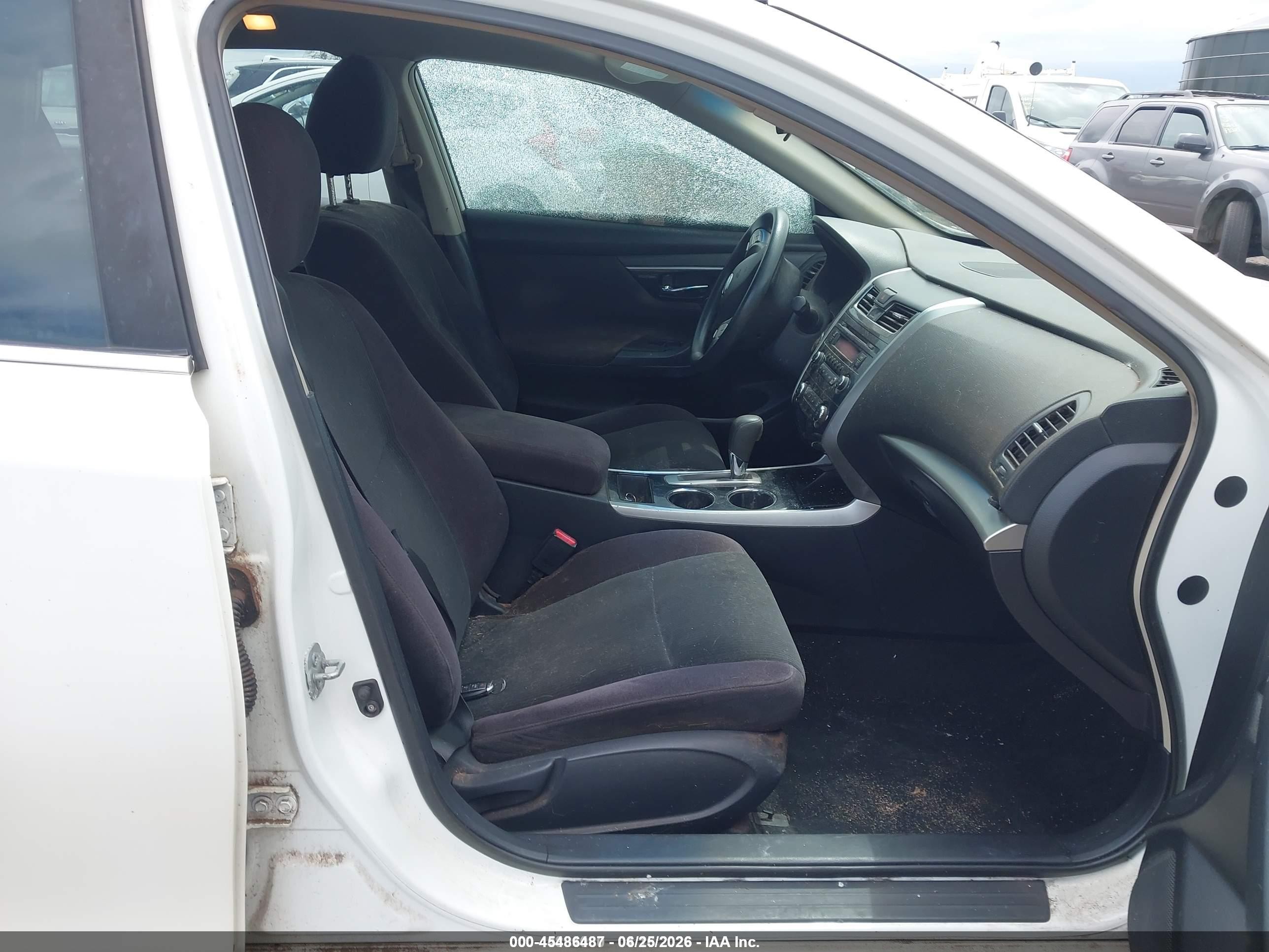 2013 Nissan Altima 2.5 S White vin: 1N4AL3AP8DC116565