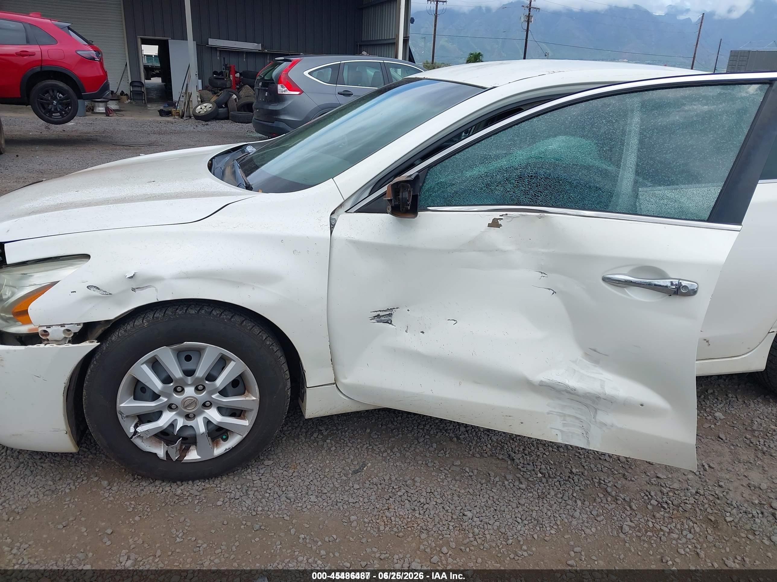 2013 Nissan Altima 2.5 S White vin: 1N4AL3AP8DC116565
