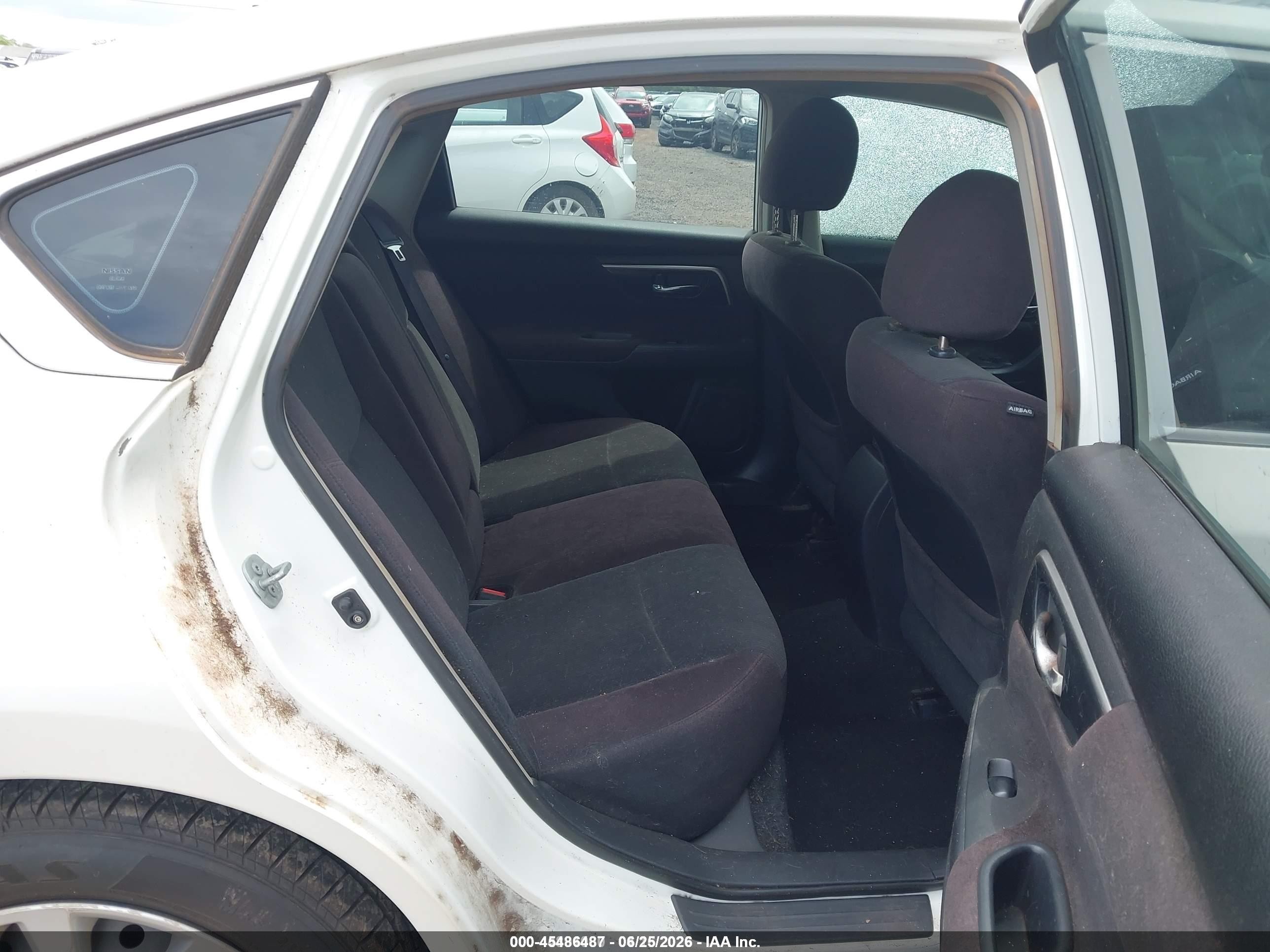 2013 Nissan Altima 2.5 S White vin: 1N4AL3AP8DC116565