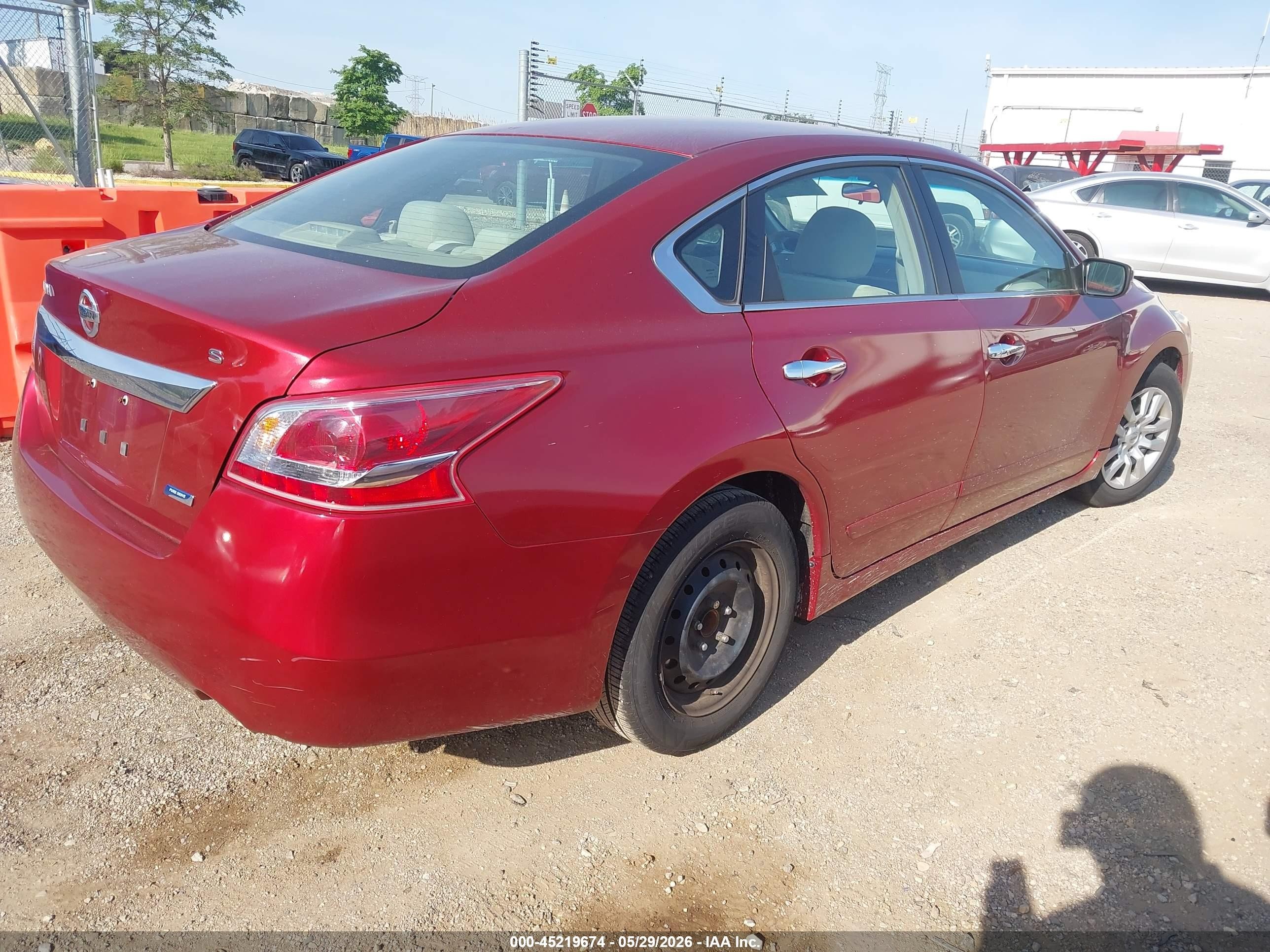 2013 Nissan Altima 2.5 S Red vin: 1N4AL3AP8DC117117