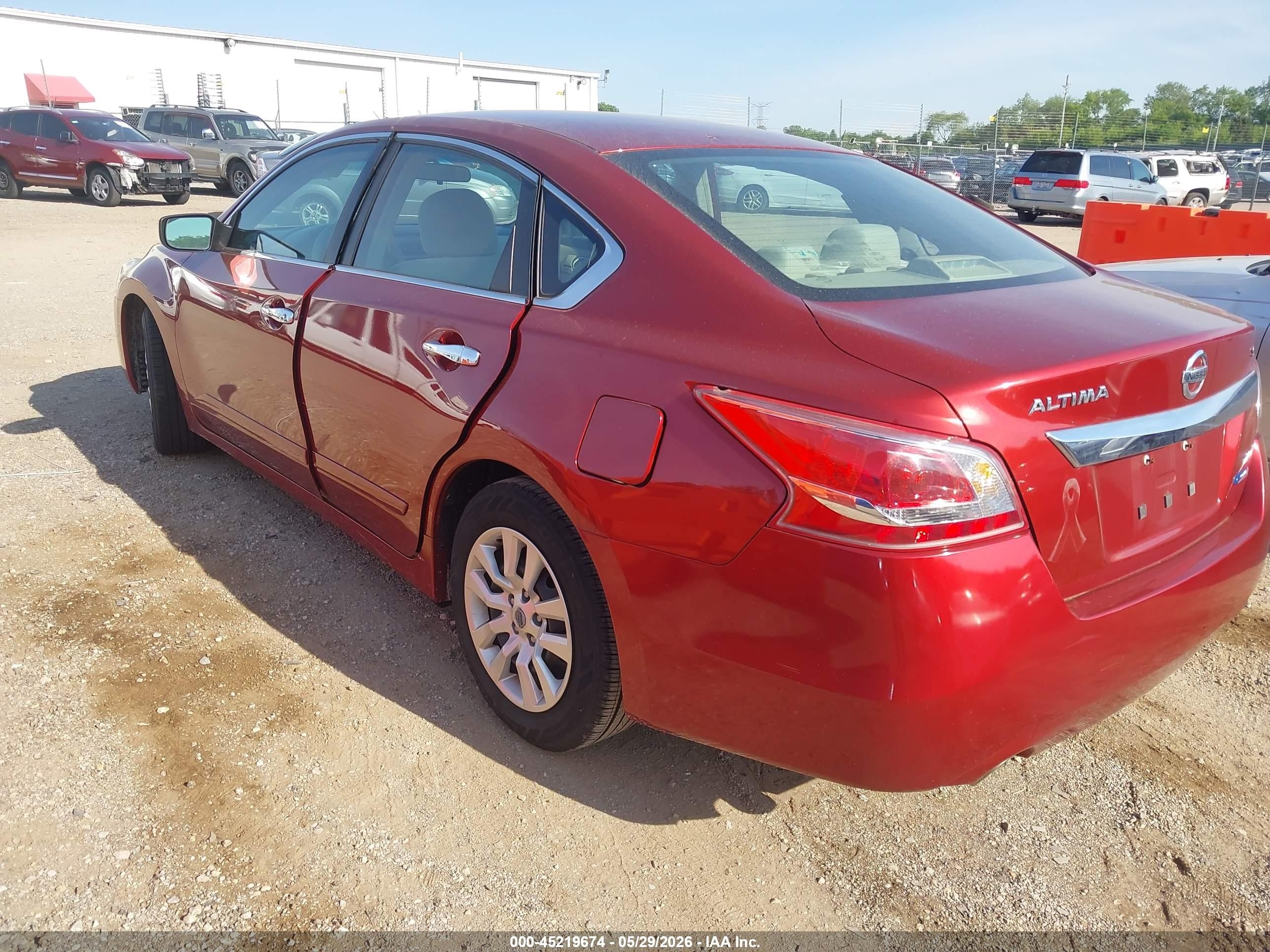 2013 Nissan Altima 2.5 S Red vin: 1N4AL3AP8DC117117