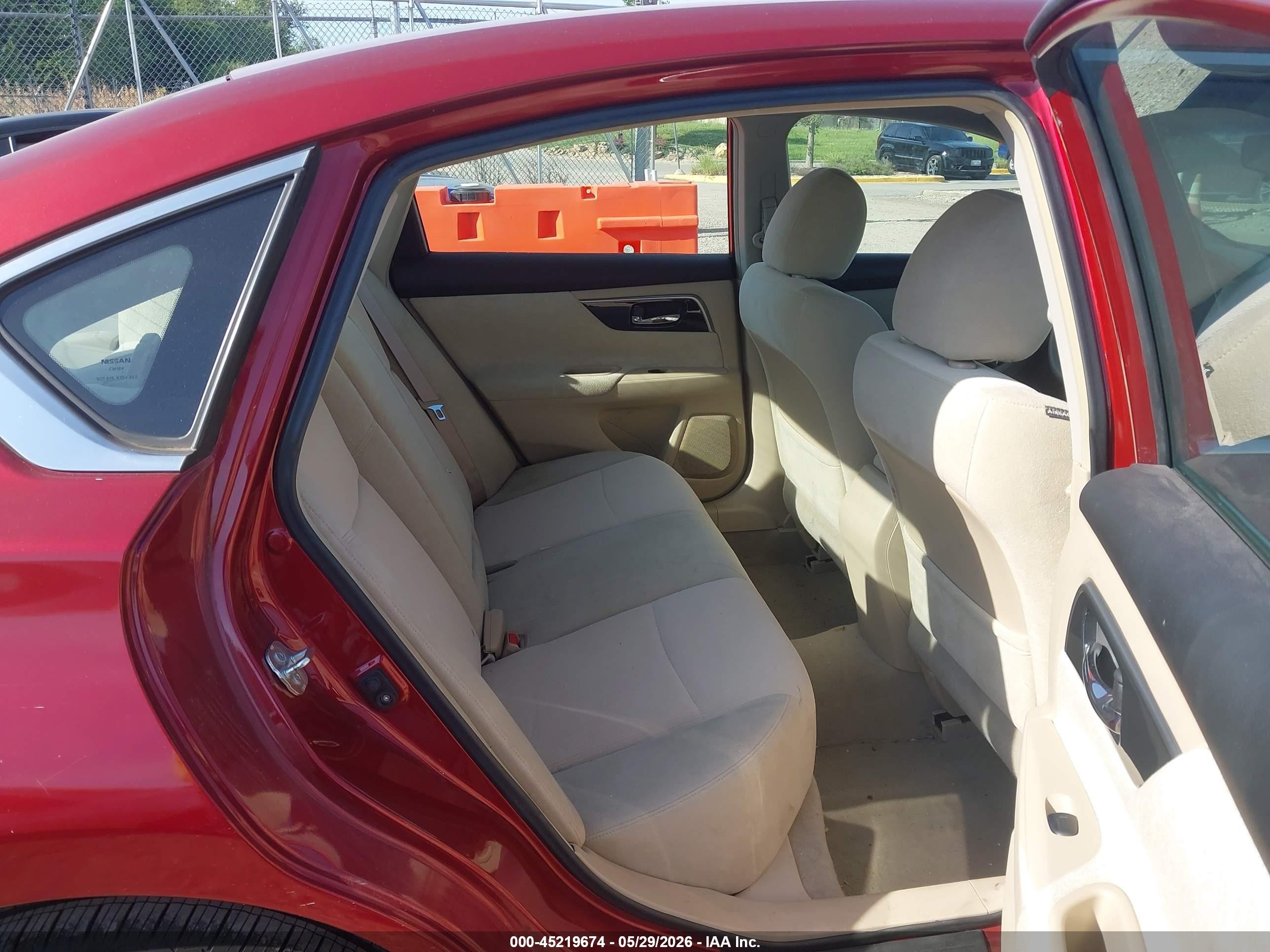 2013 Nissan Altima 2.5 S Red vin: 1N4AL3AP8DC117117