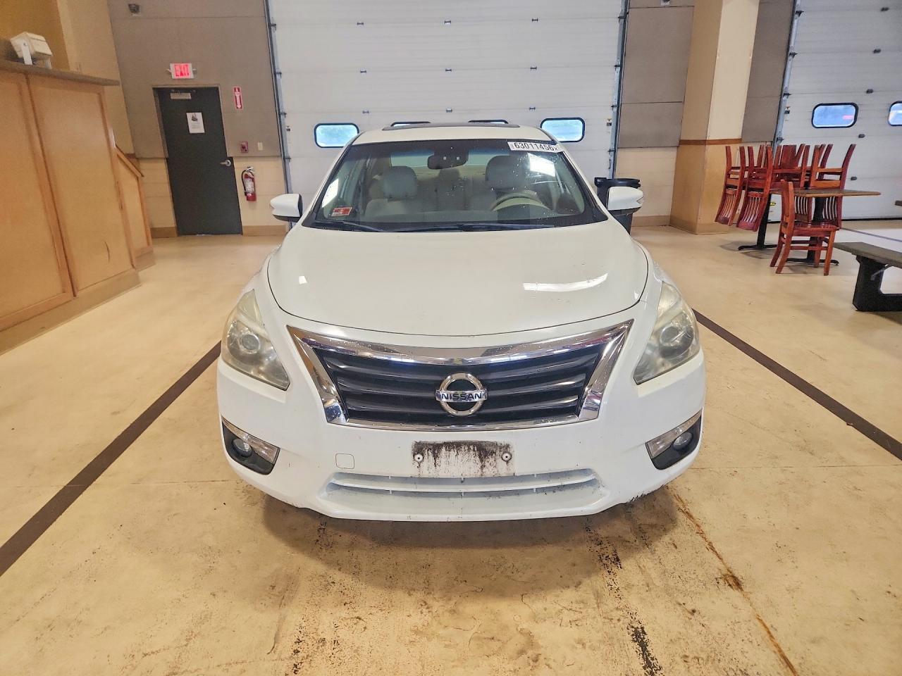 2013 Nissan Altima 2.5 Белый vin: 1N4AL3AP8DC131583