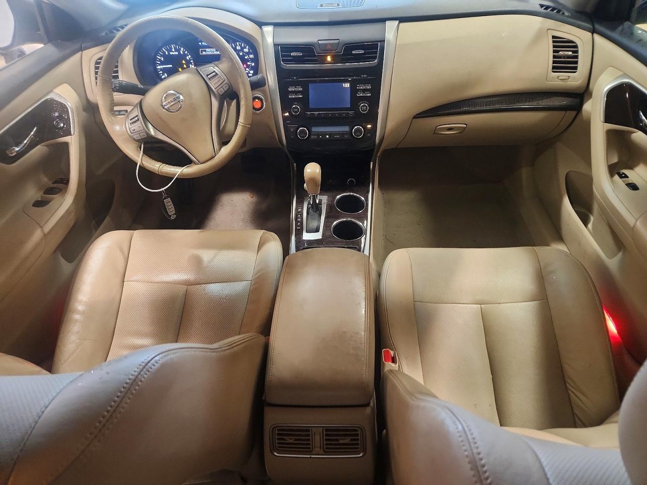 2013 Nissan Altima 2.5 Белый vin: 1N4AL3AP8DC131583