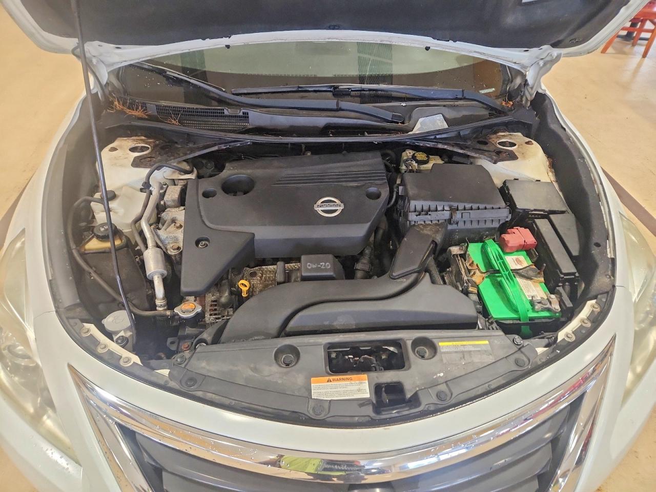 2013 Nissan Altima 2.5 Белый vin: 1N4AL3AP8DC131583