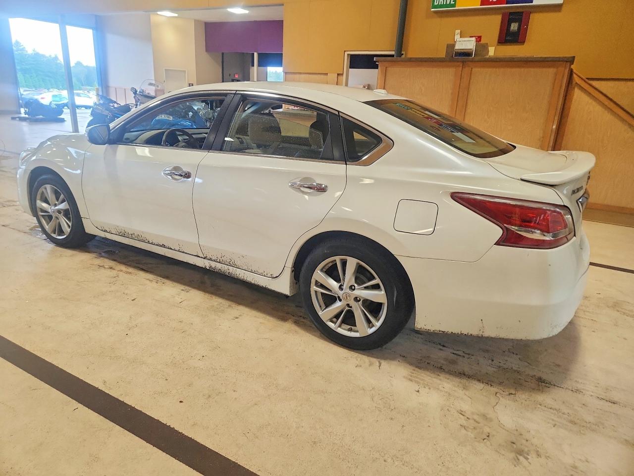 2013 Nissan Altima 2.5 Белый vin: 1N4AL3AP8DC131583