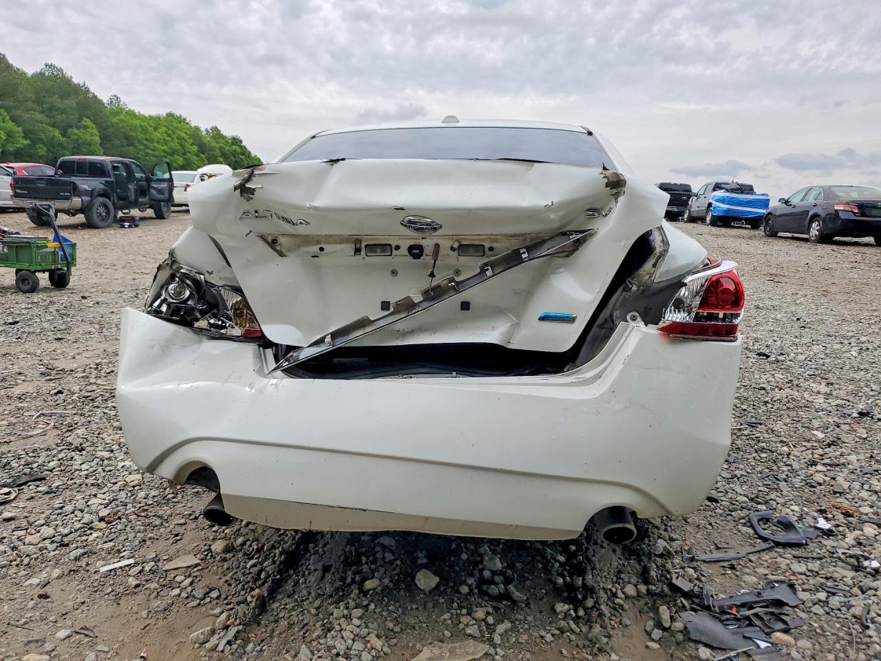 2013 Nissan Altima 2.5 White vin: 1N4AL3AP8DC135326