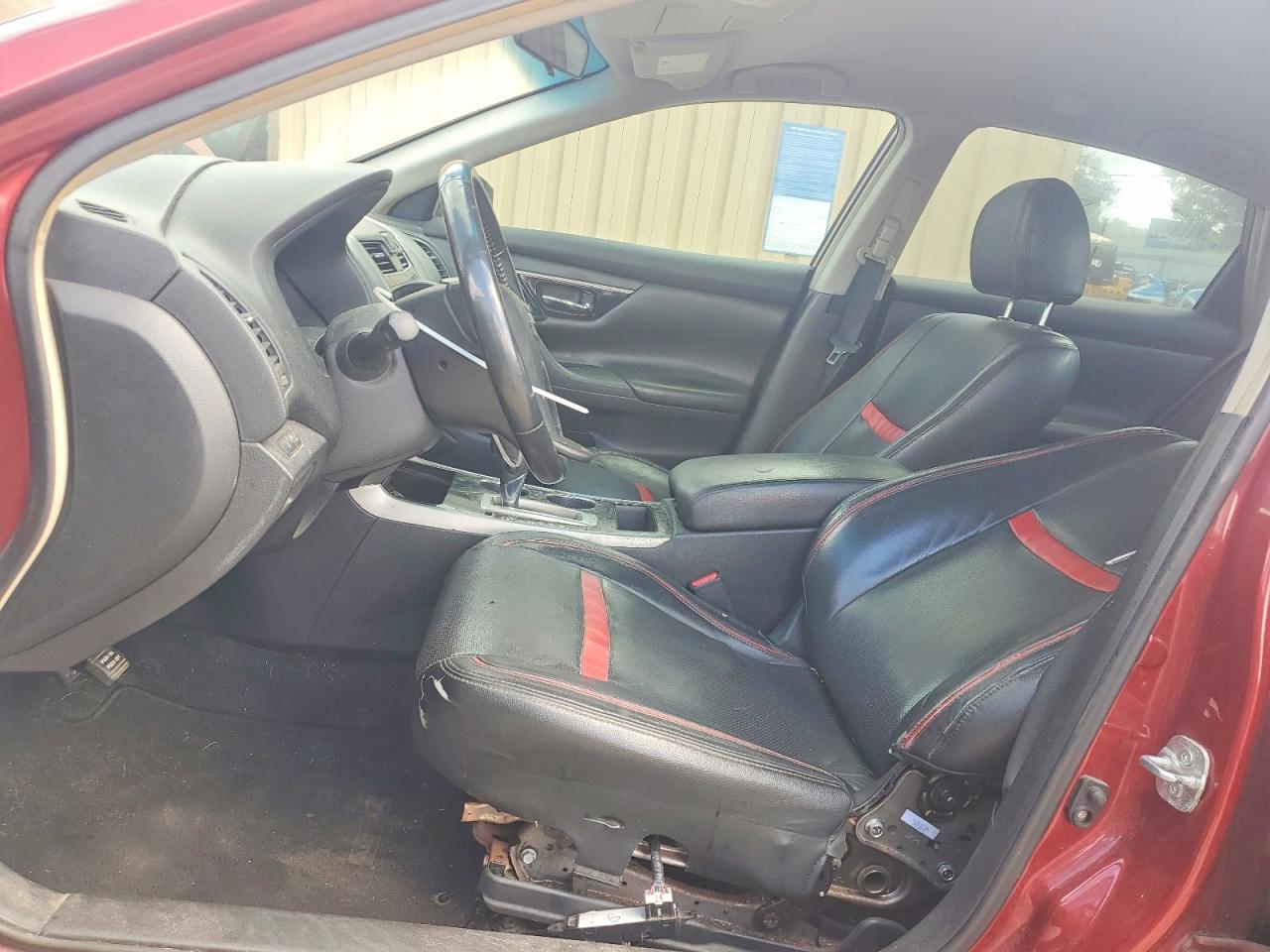 2013 Nissan Altima 2.5 Red vin: 1N4AL3AP8DC137304