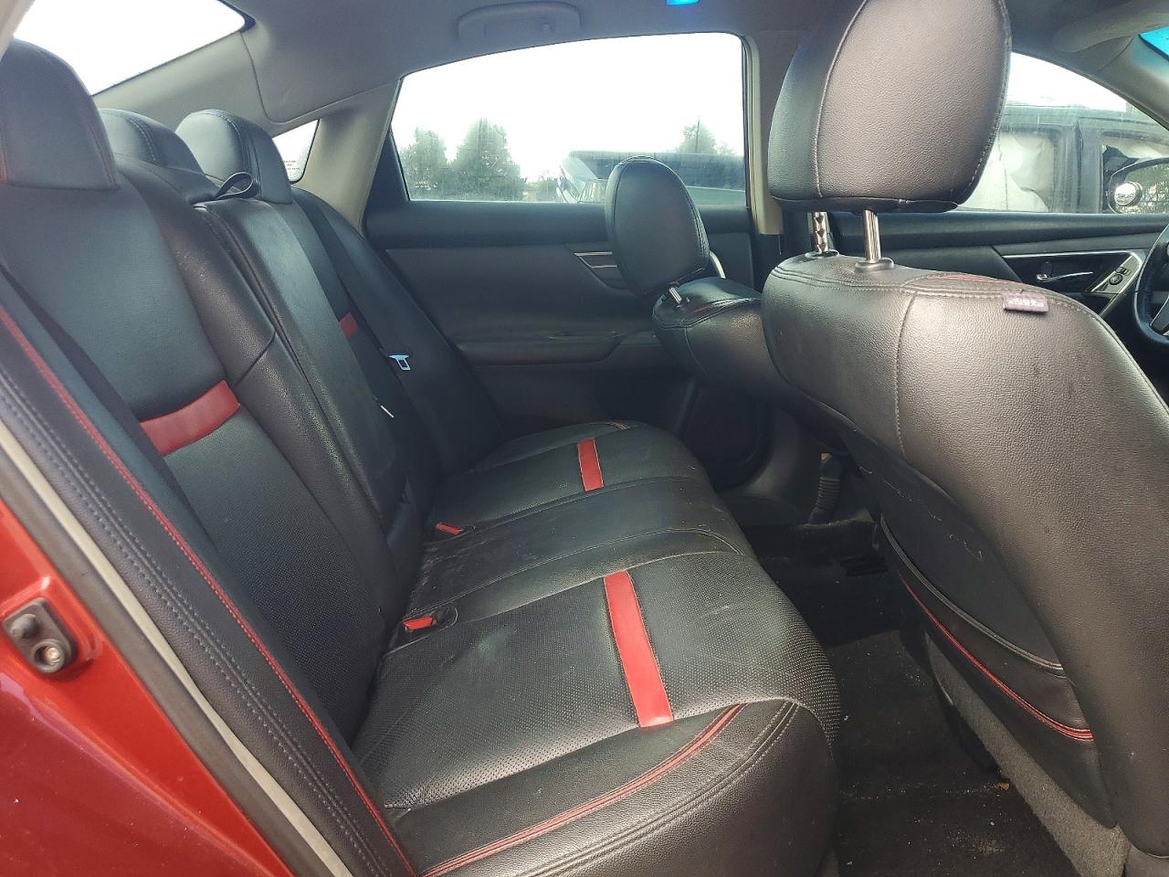 2013 Nissan Altima 2.5 Red vin: 1N4AL3AP8DC137304