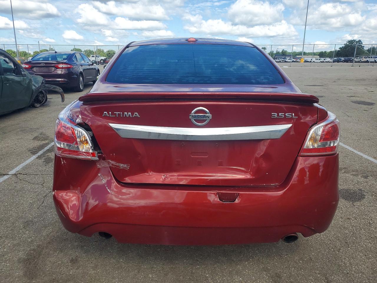 2013 Nissan Altima 2.5 Red vin: 1N4AL3AP8DC137304