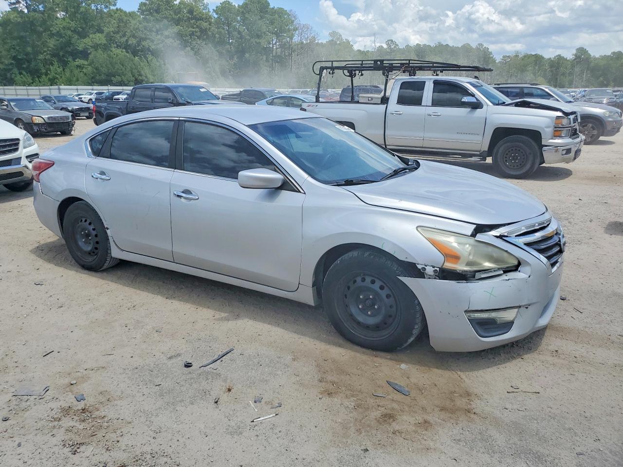 2013 Nissan Altima Silver vin: 1N4AL3AP8DC144690