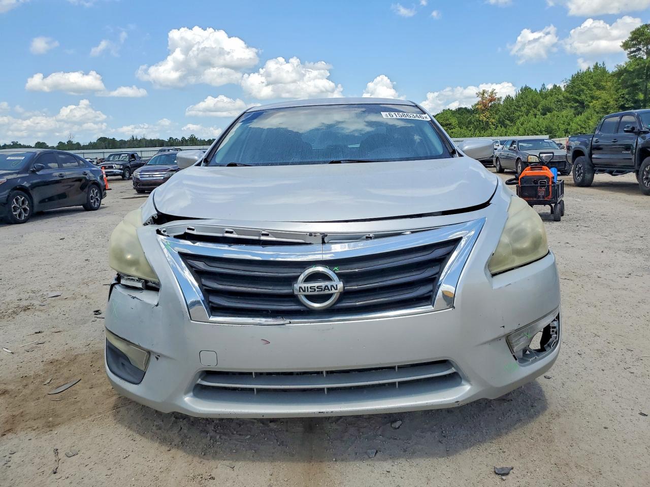 2013 Nissan Altima Silver vin: 1N4AL3AP8DC144690