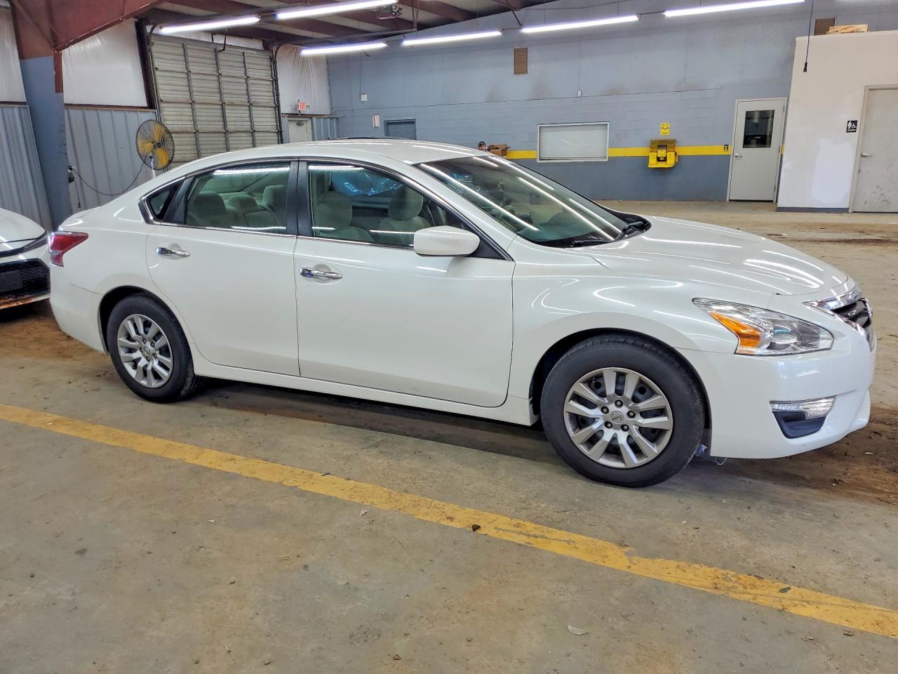 2013 Nissan Altima 2.5 White vin: 1N4AL3AP8DC155981
