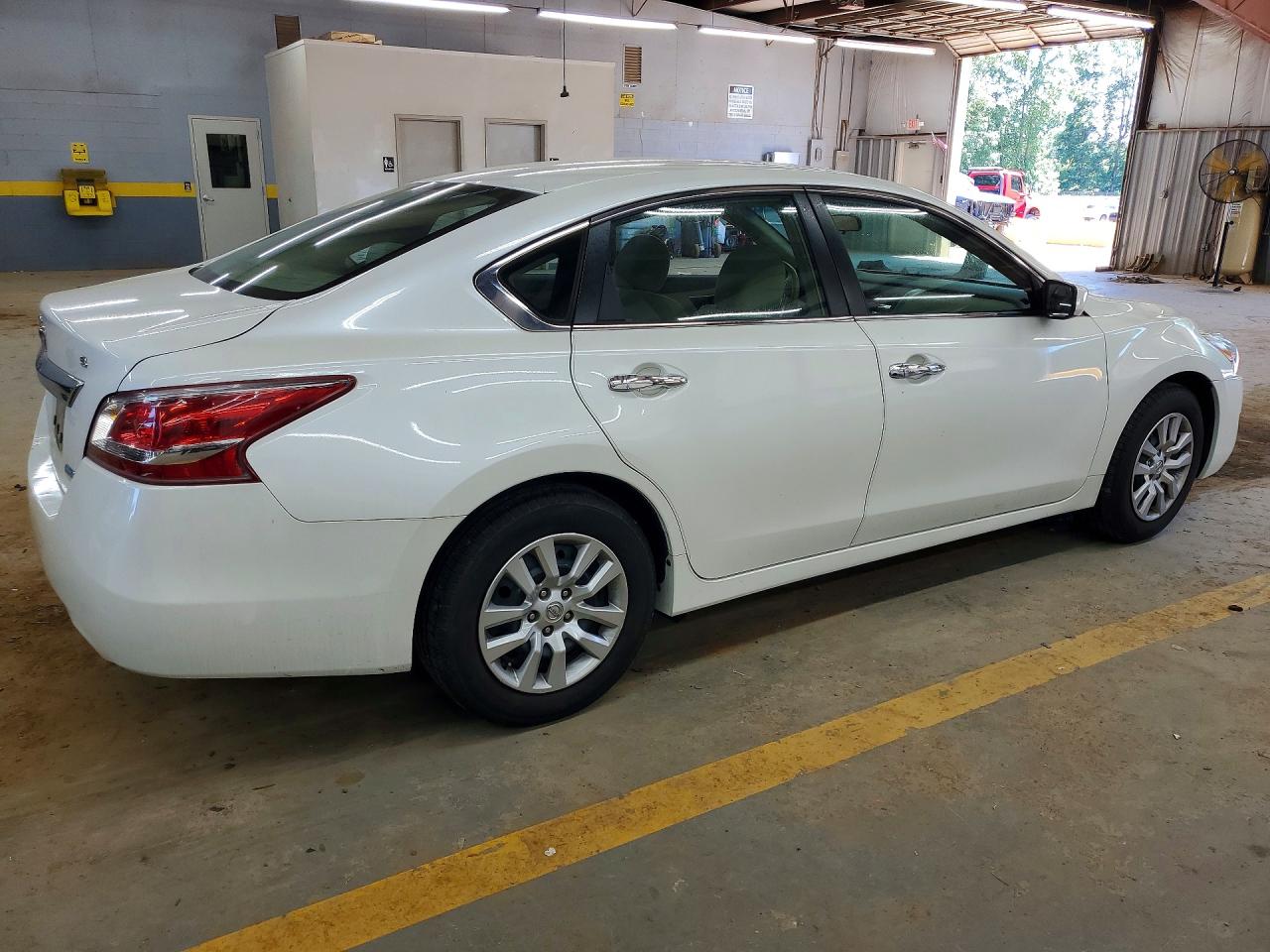 2013 Nissan Altima 2.5 White vin: 1N4AL3AP8DC155981