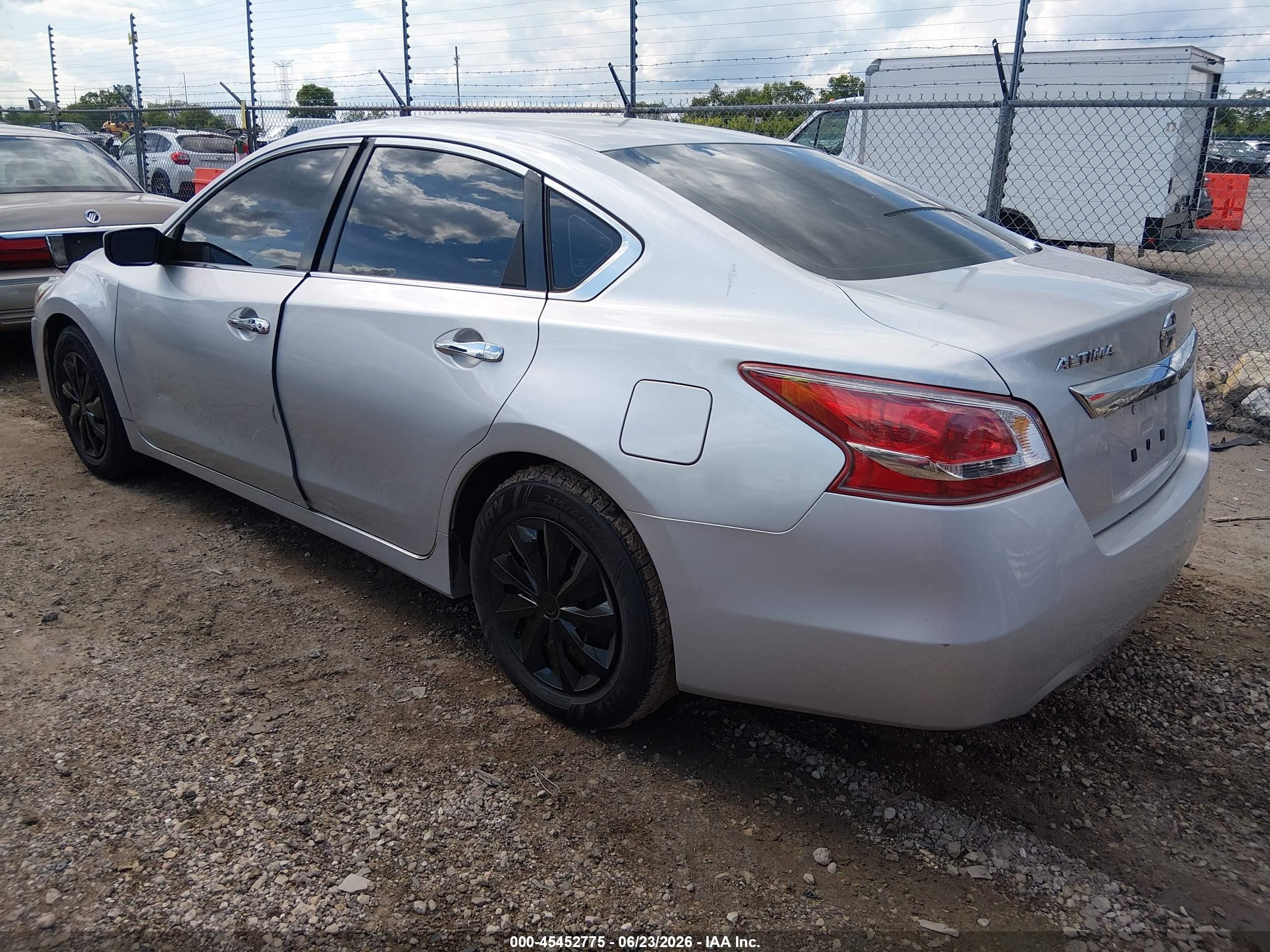 2013 Nissan Altima 2.5 S Серебряный vin: 1N4AL3AP8DC177401