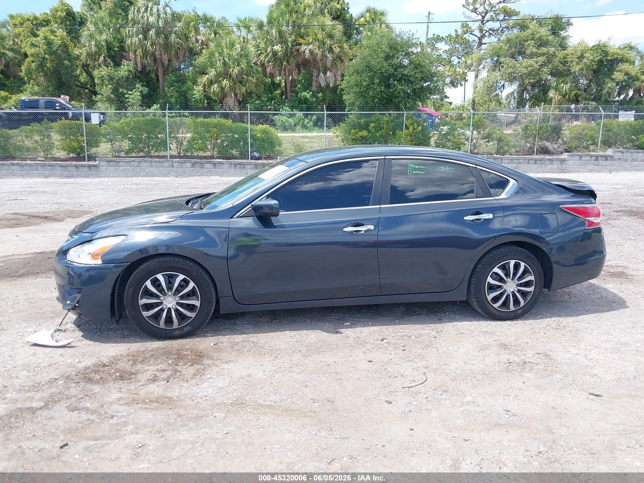 2013 Nissan Altima 2.5 S Gray vin: 1N4AL3AP8DC216763