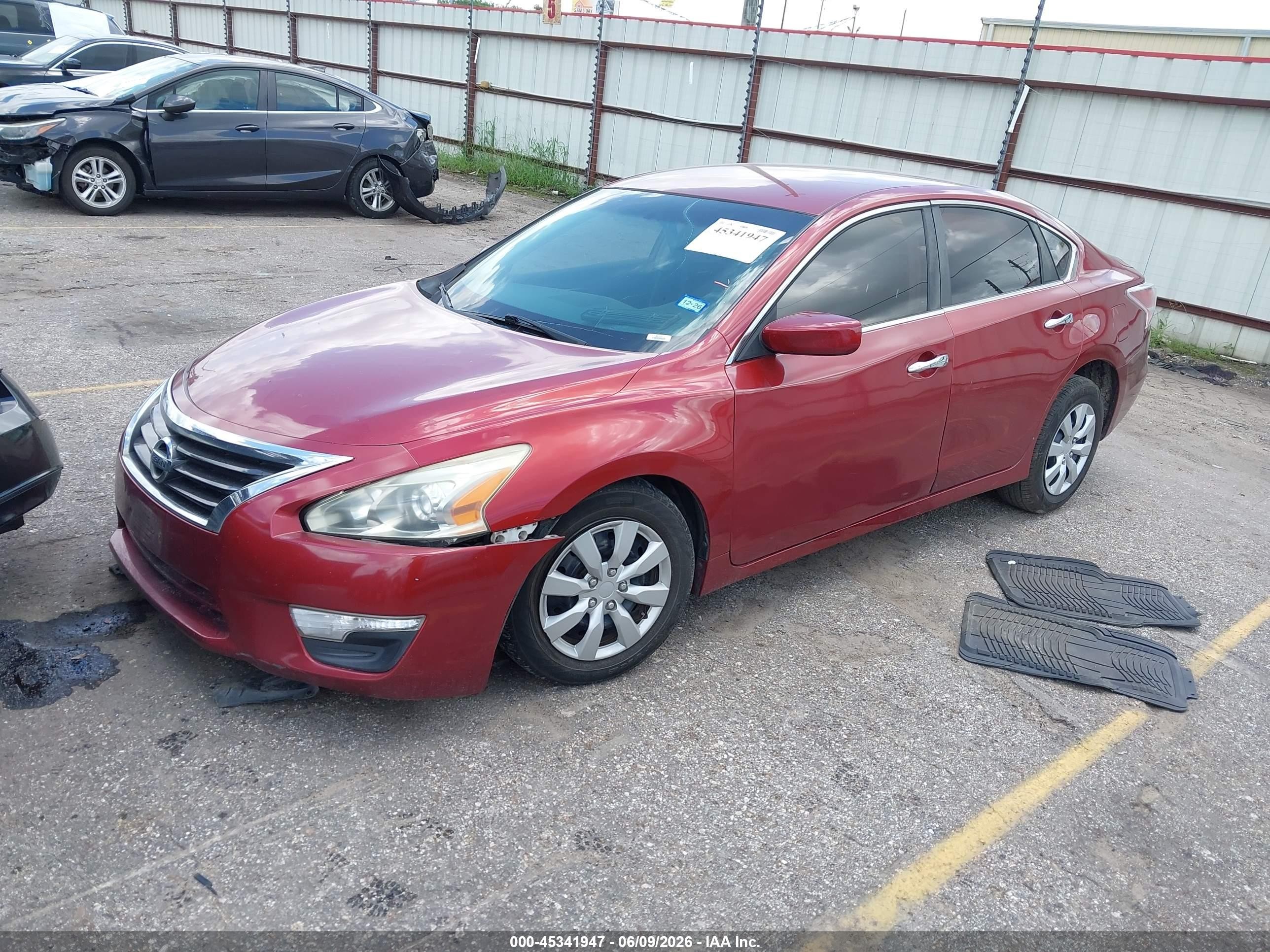 2013 Nissan Altima 2.5 S Red vin: 1N4AL3AP8DC220196