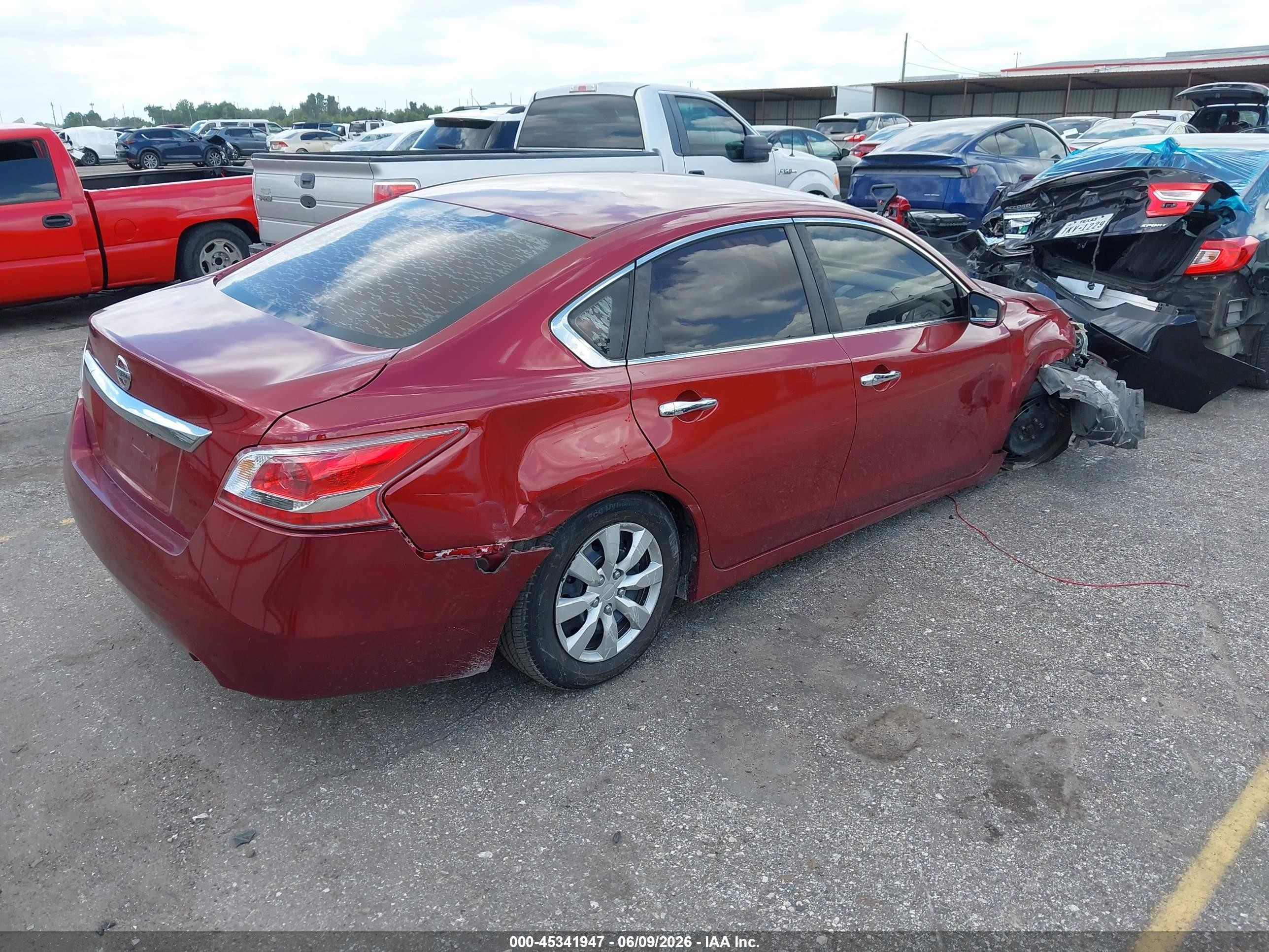 2013 Nissan Altima 2.5 S Red vin: 1N4AL3AP8DC220196