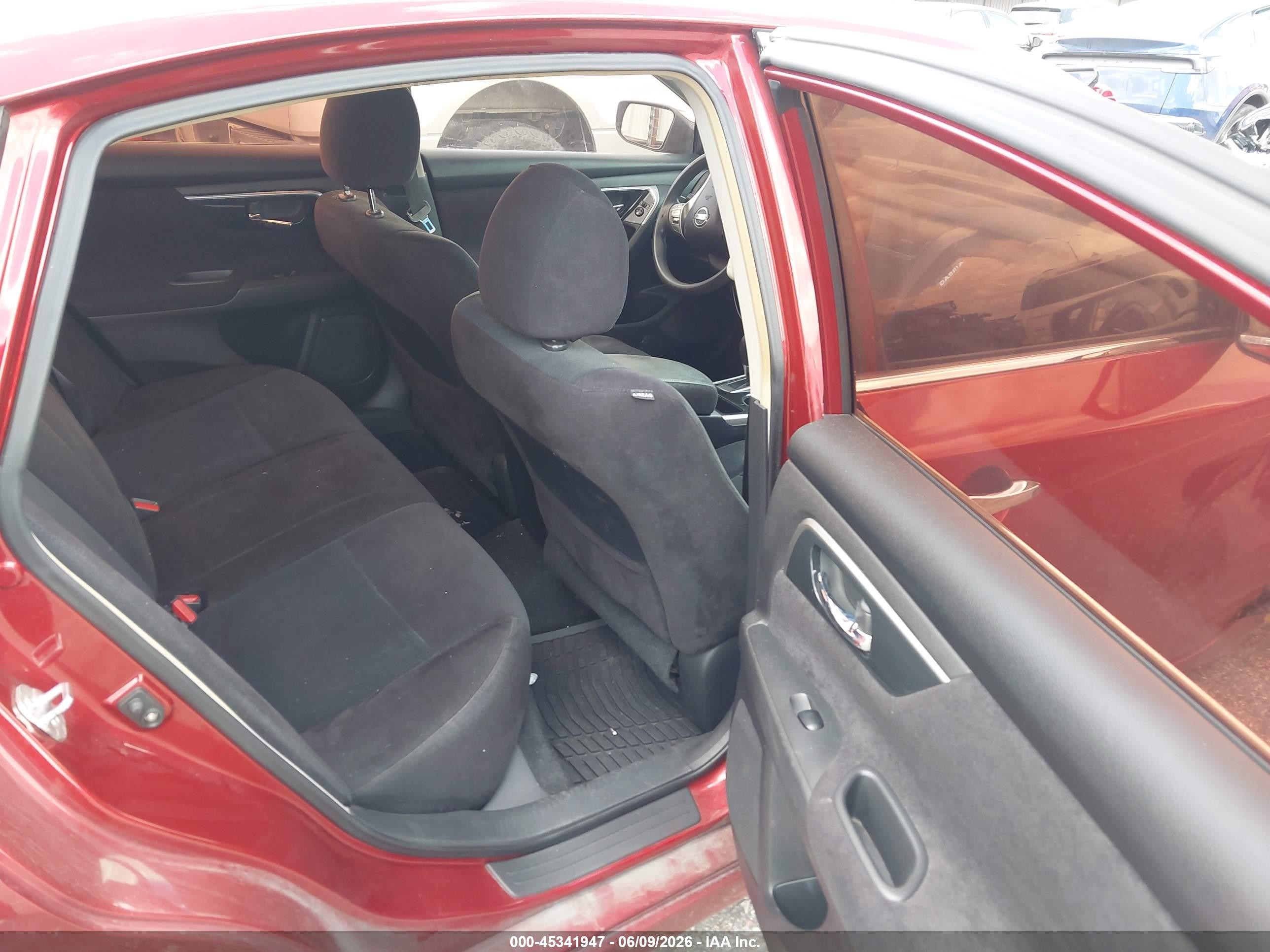 2013 Nissan Altima 2.5 S Red vin: 1N4AL3AP8DC220196